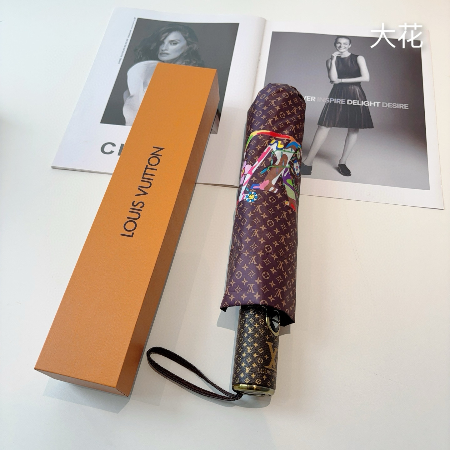 LOUIS VUITTON （路易威登）新款 三折自动折叠晴雨伞 新涂层技术深色伞面 拥有令人惊喜的遮光