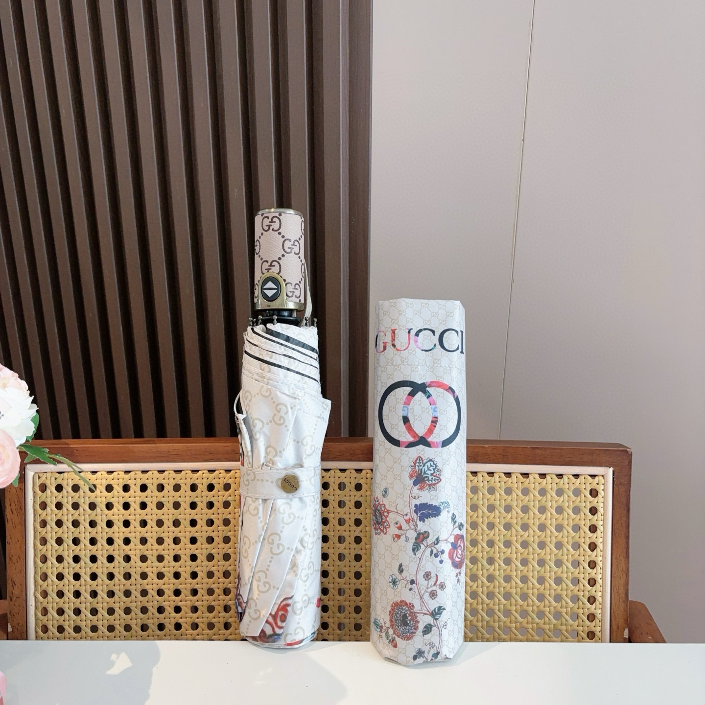  GUCCI古奇 三折自动折叠晴雨伞  时尚原单代工品质 细节精致 看得见的品质 打破一成不变 色泽纯正