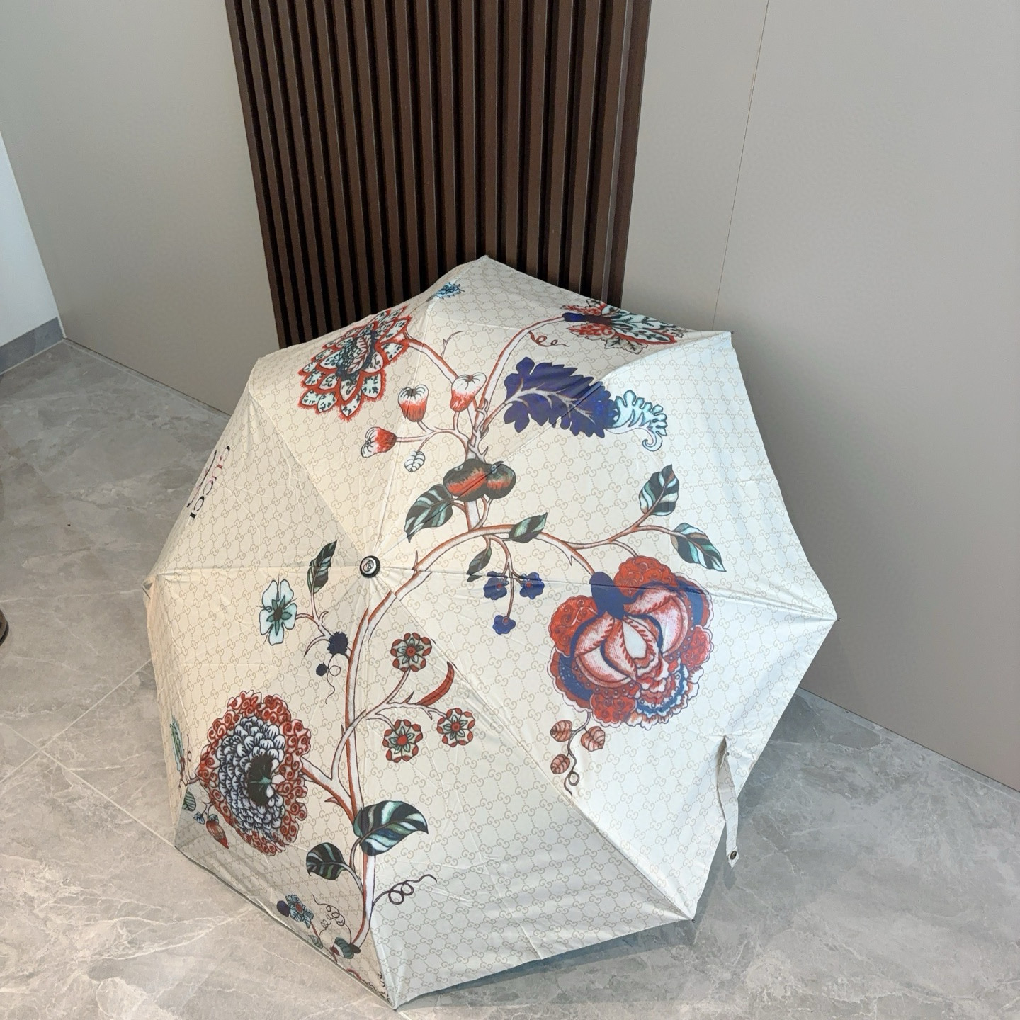  GUCCI古奇 三折自动折叠晴雨伞  时尚原单代工品质 细节精致 看得见的品质 打破一成不变 色泽纯正