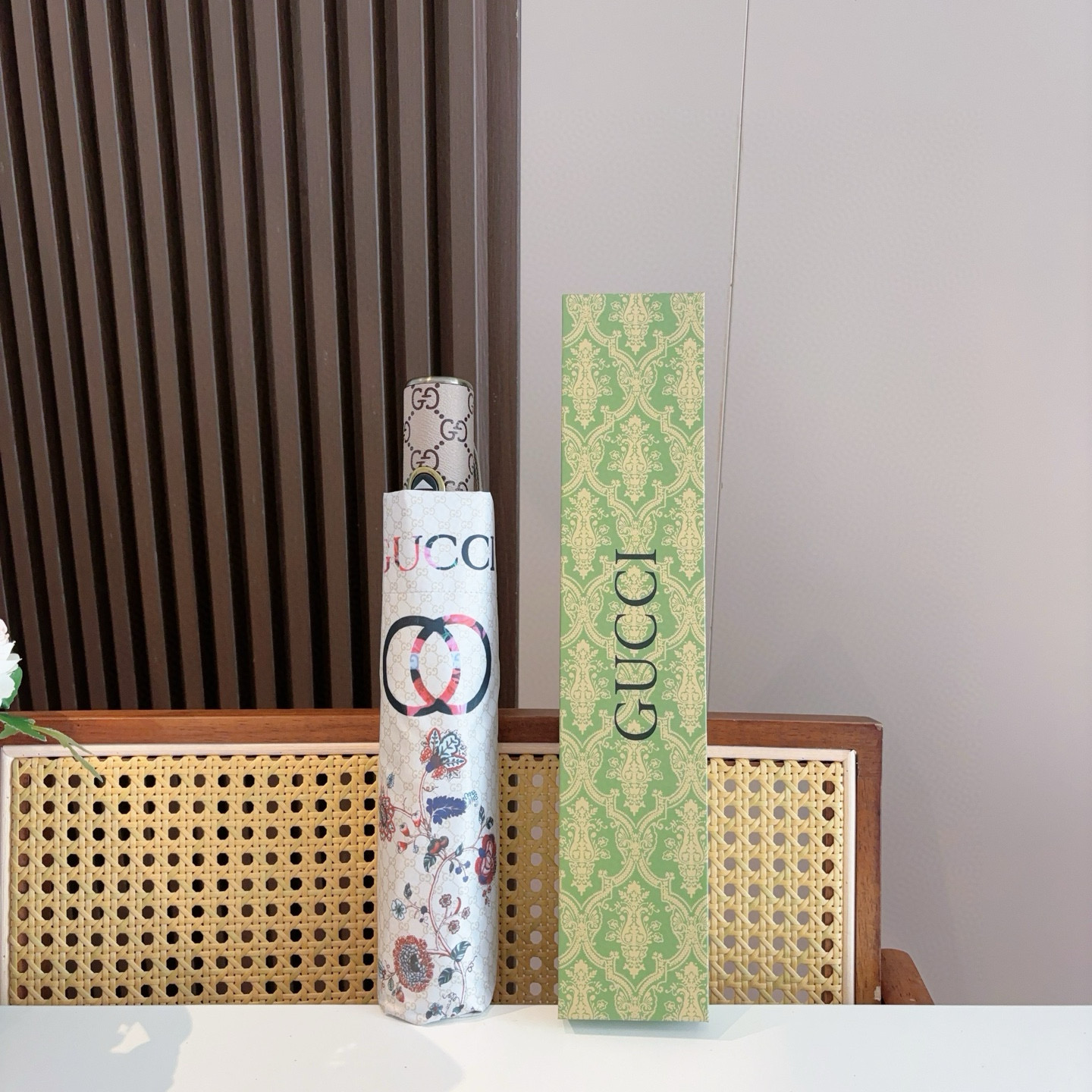  GUCCI古奇 三折自动折叠晴雨伞  时尚原单代工品质 细节精致 看得见的品质 打破一成不变 色泽纯正