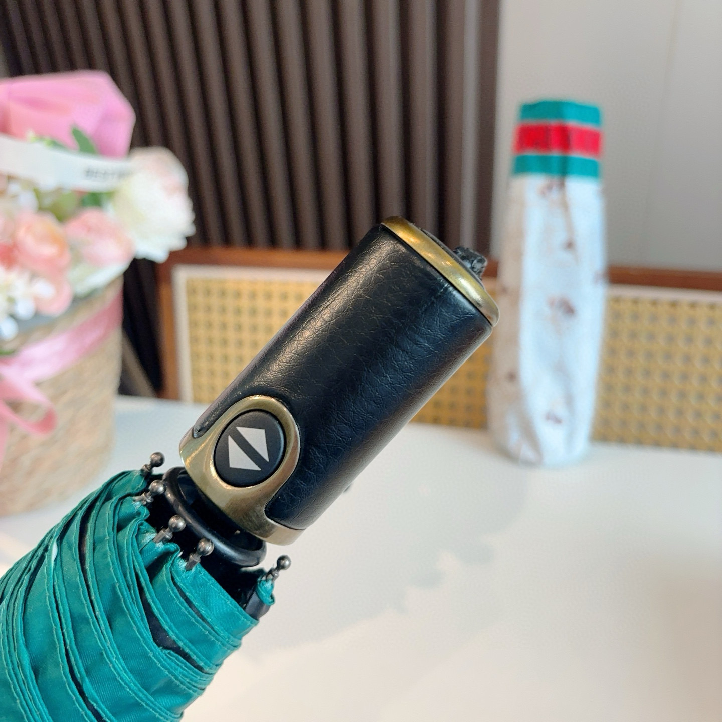  GUCCI古奇 三折自动折叠晴雨伞  时尚原单代工品质 细节精致 看得见的品质 打破一成不变 色泽纯正