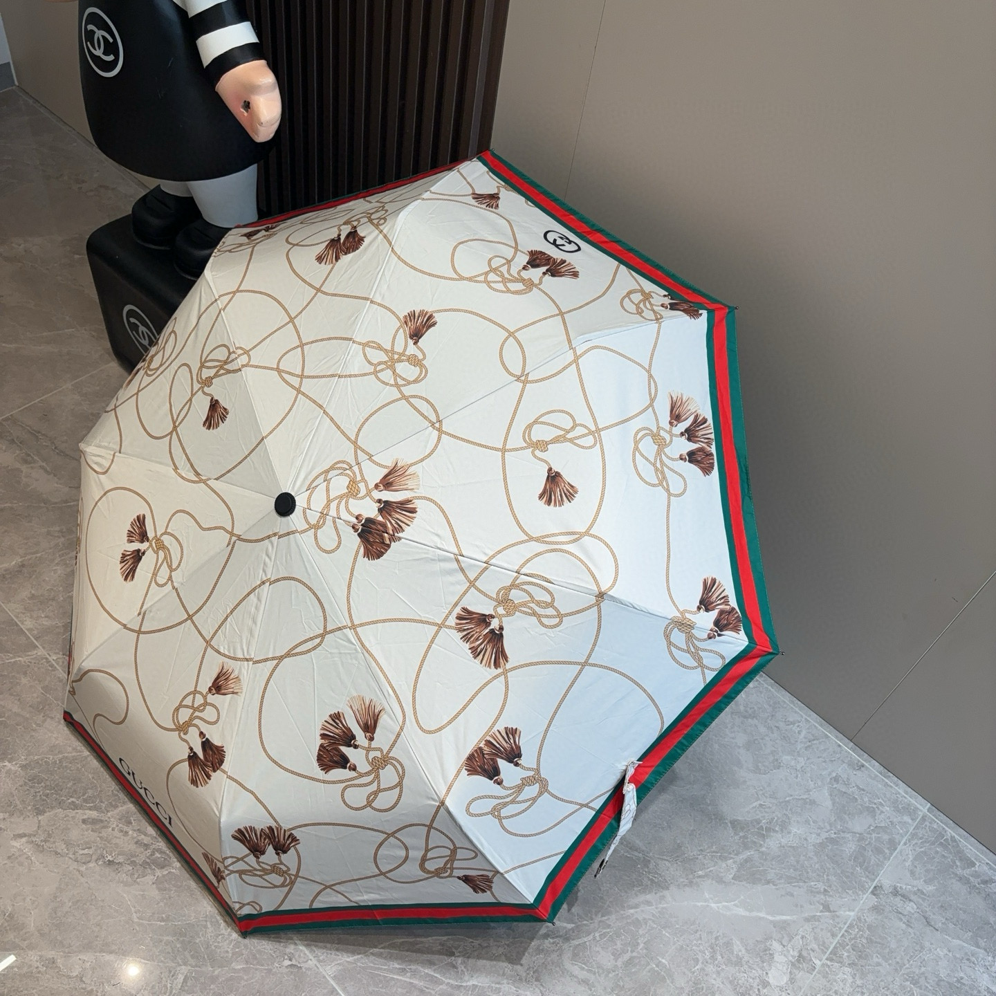  GUCCI古奇 三折自动折叠晴雨伞  时尚原单代工品质 细节精致 看得见的品质 打破一成不变 色泽纯正