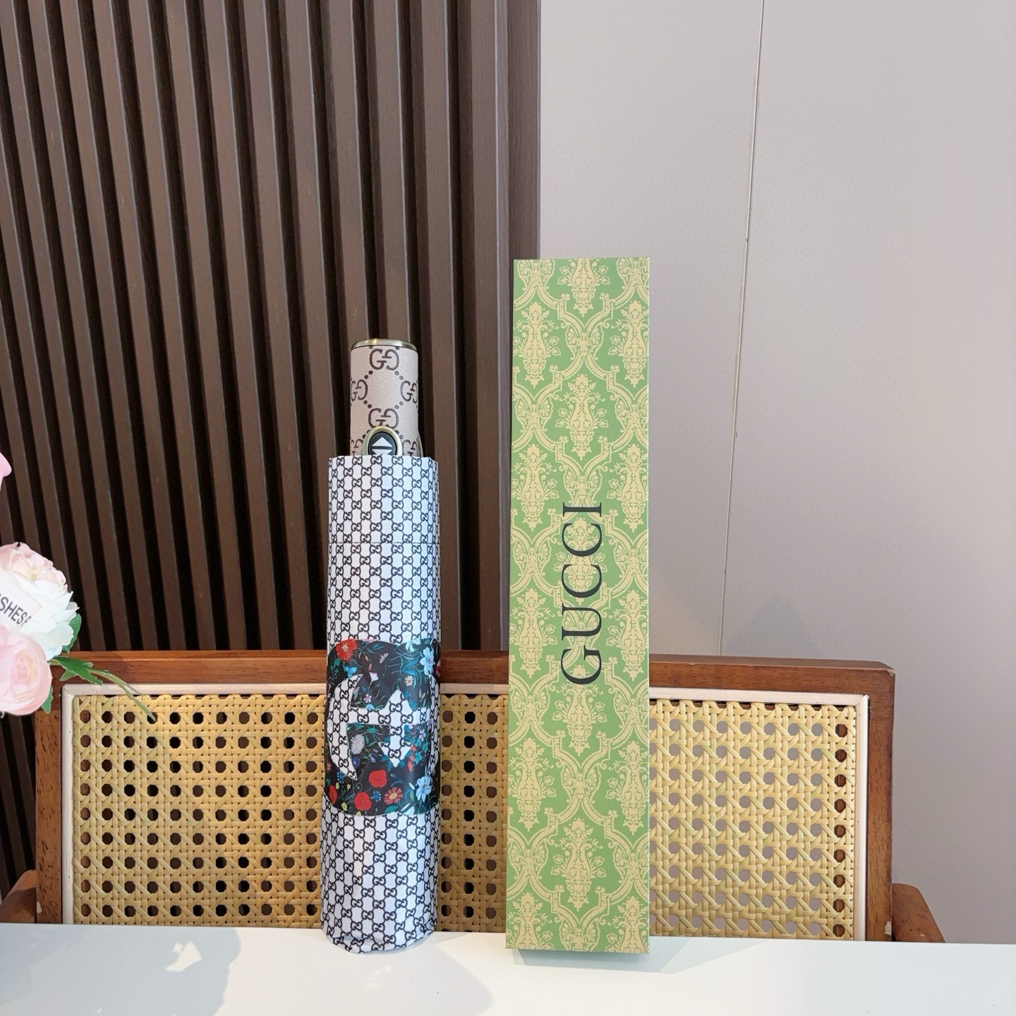  GUCCI古奇 三折自动折叠晴雨伞  时尚原单代工品质 细节精致 看得见的品质 打破一成不变 色泽纯正