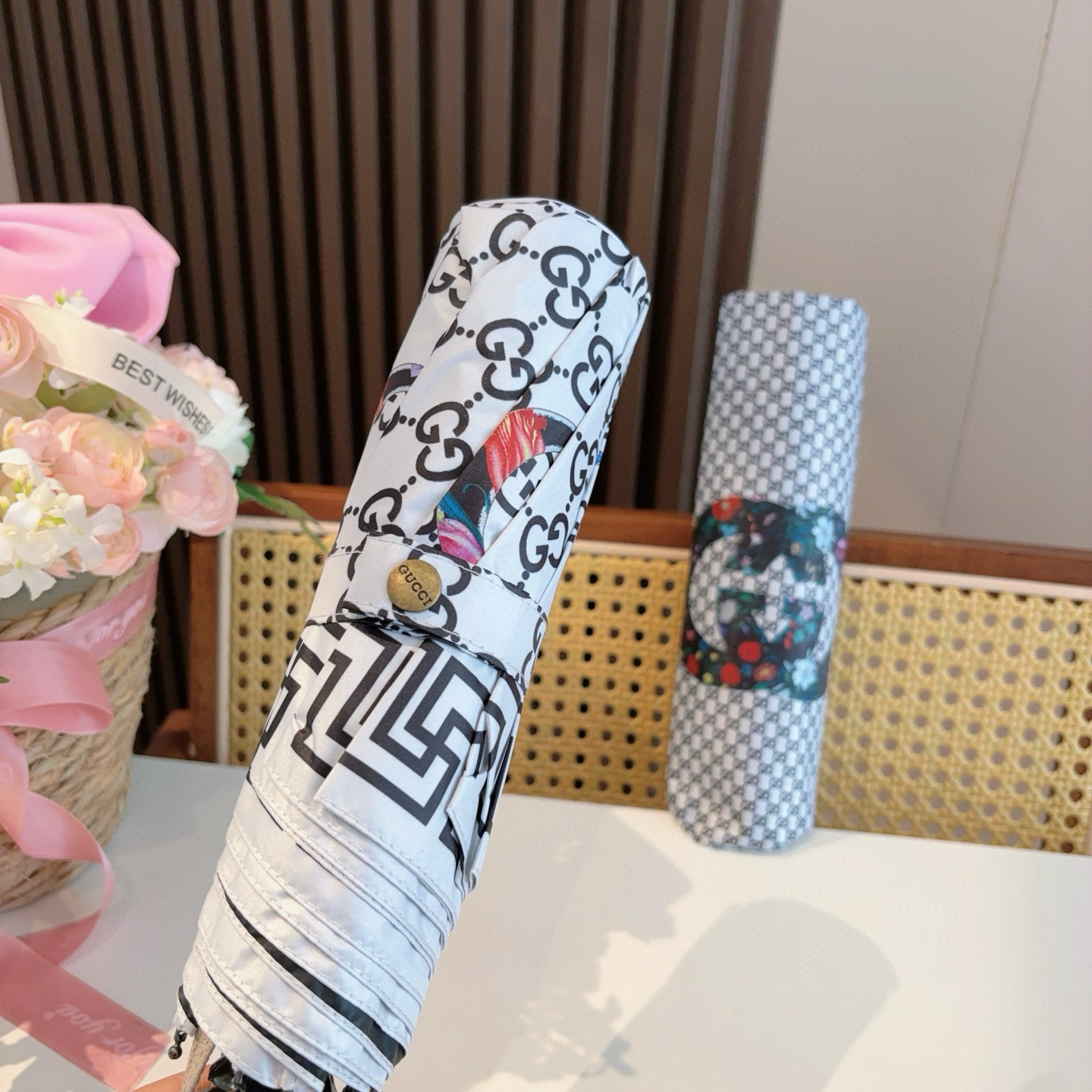  GUCCI古奇 三折自动折叠晴雨伞  时尚原单代工品质 细节精致 看得见的品质 打破一成不变 色泽纯正