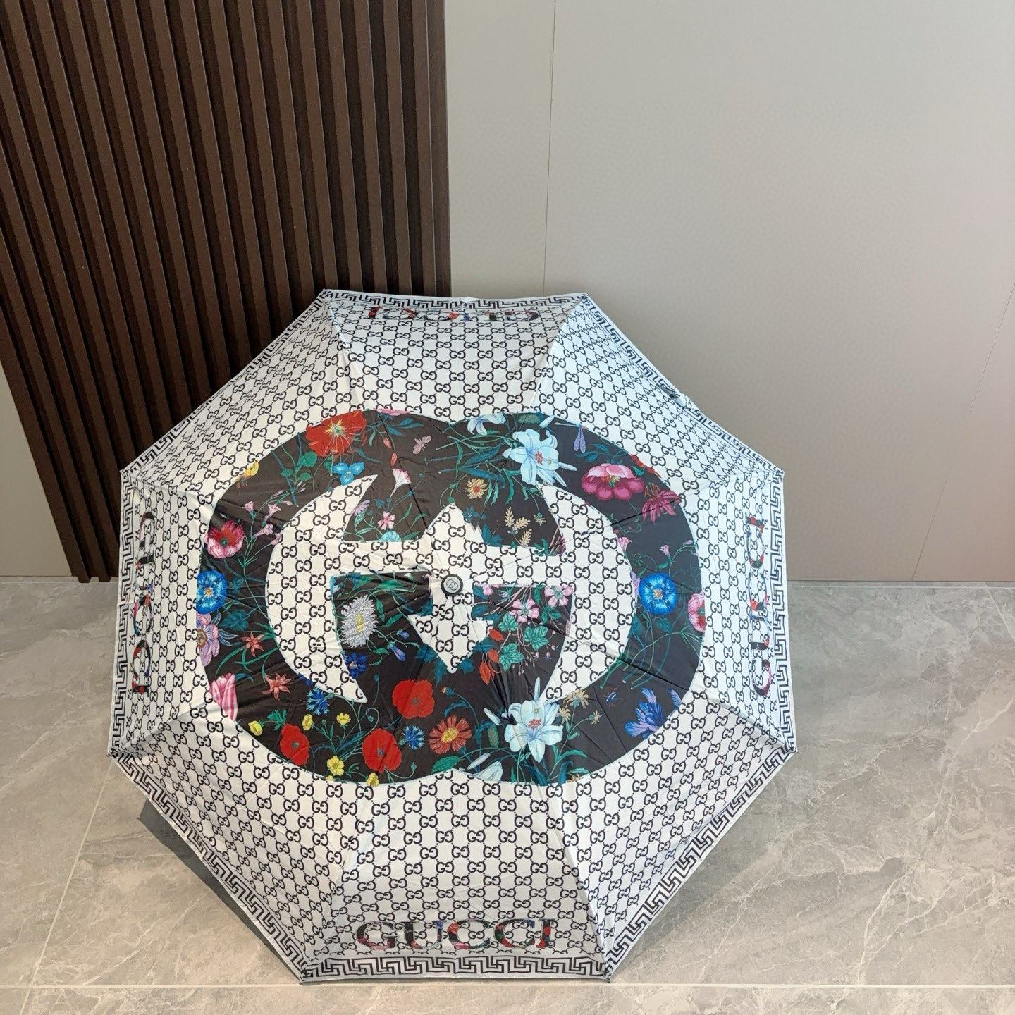  GUCCI古奇 三折自动折叠晴雨伞  时尚原单代工品质 细节精致 看得见的品质 打破一成不变 色泽纯正