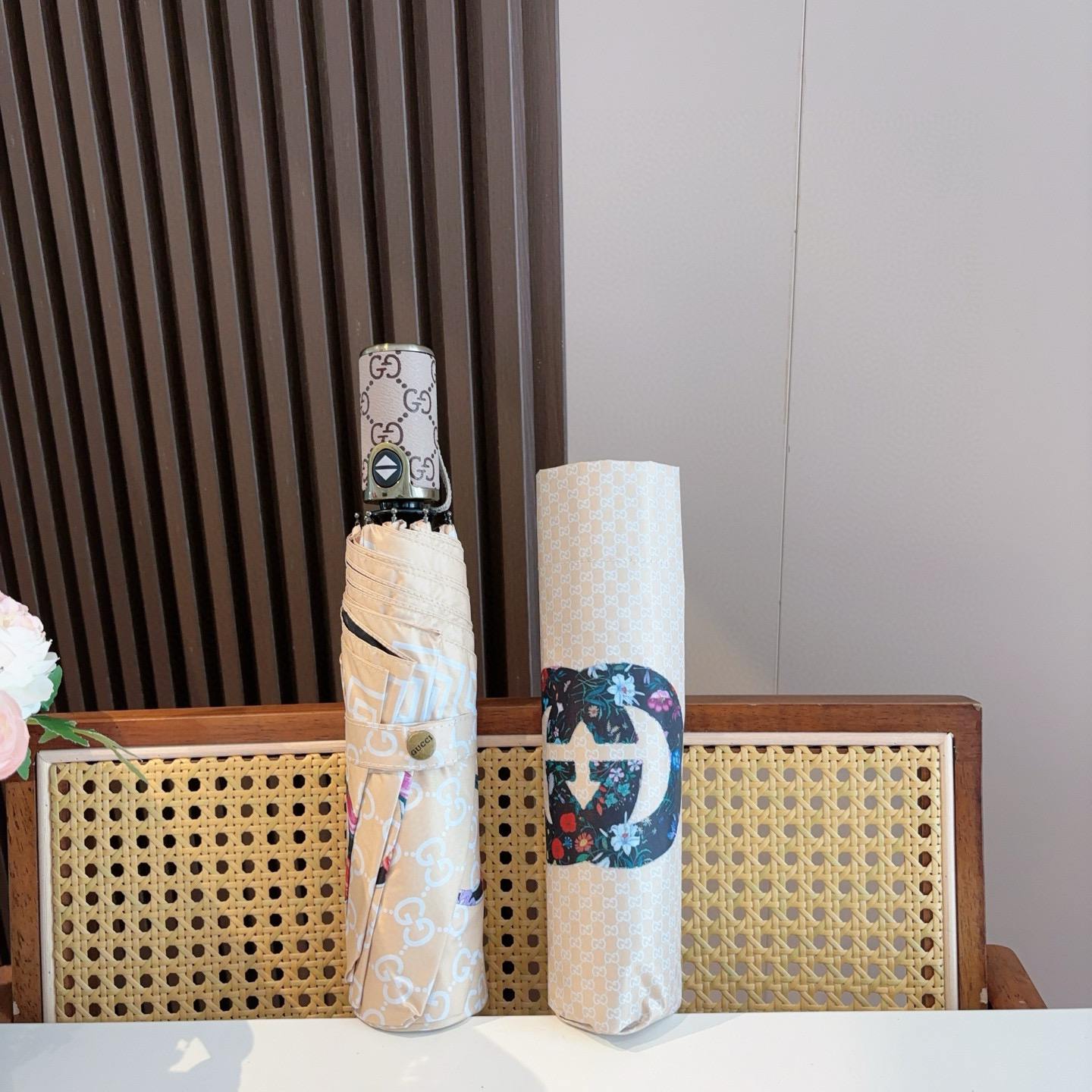  GUCCI古奇 三折自动折叠晴雨伞  时尚原单代工品质 细节精致 看得见的品质 打破一成不变 色泽纯正