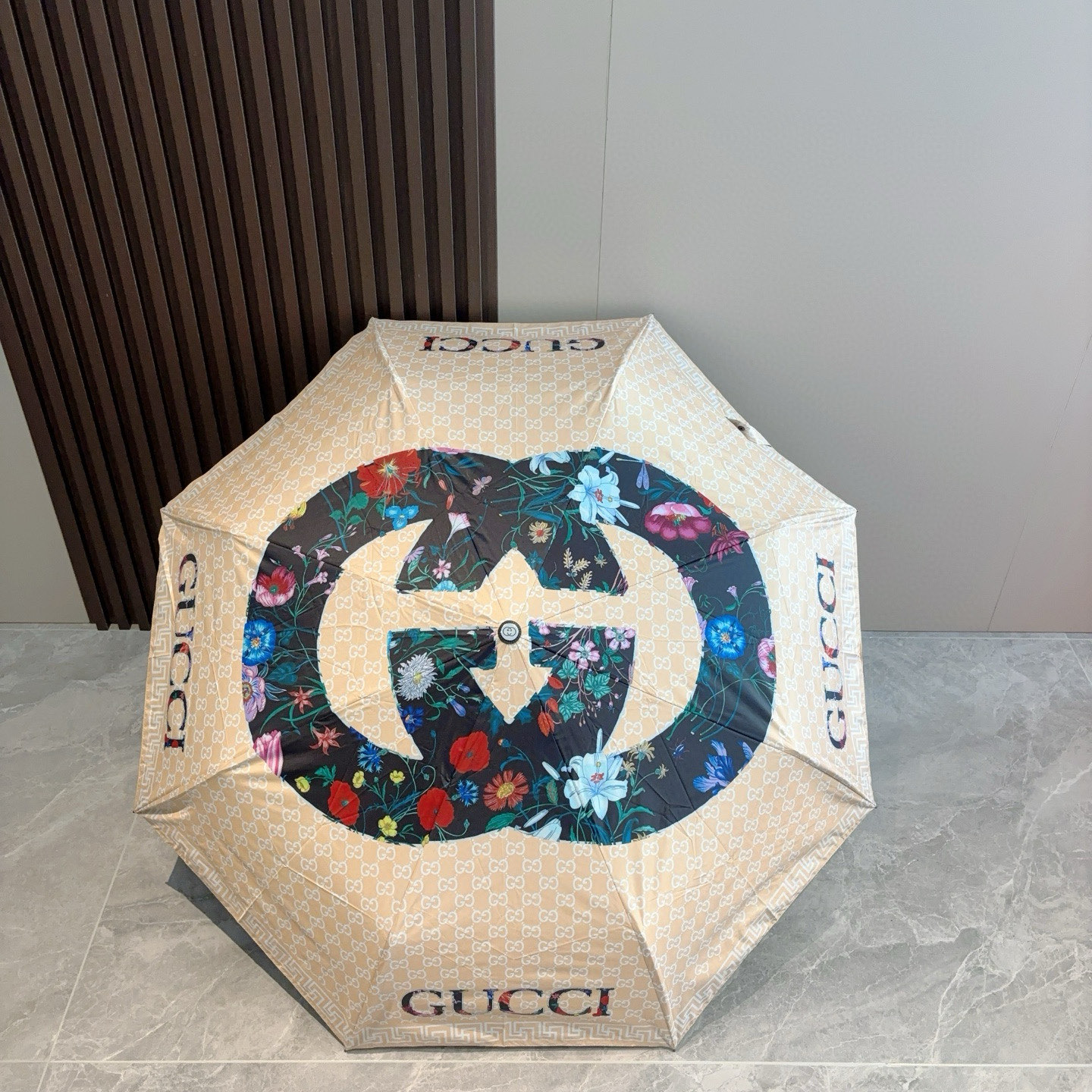  GUCCI古奇 三折自动折叠晴雨伞  时尚原单代工品质 细节精致 看得见的品质 打破一成不变 色泽纯正