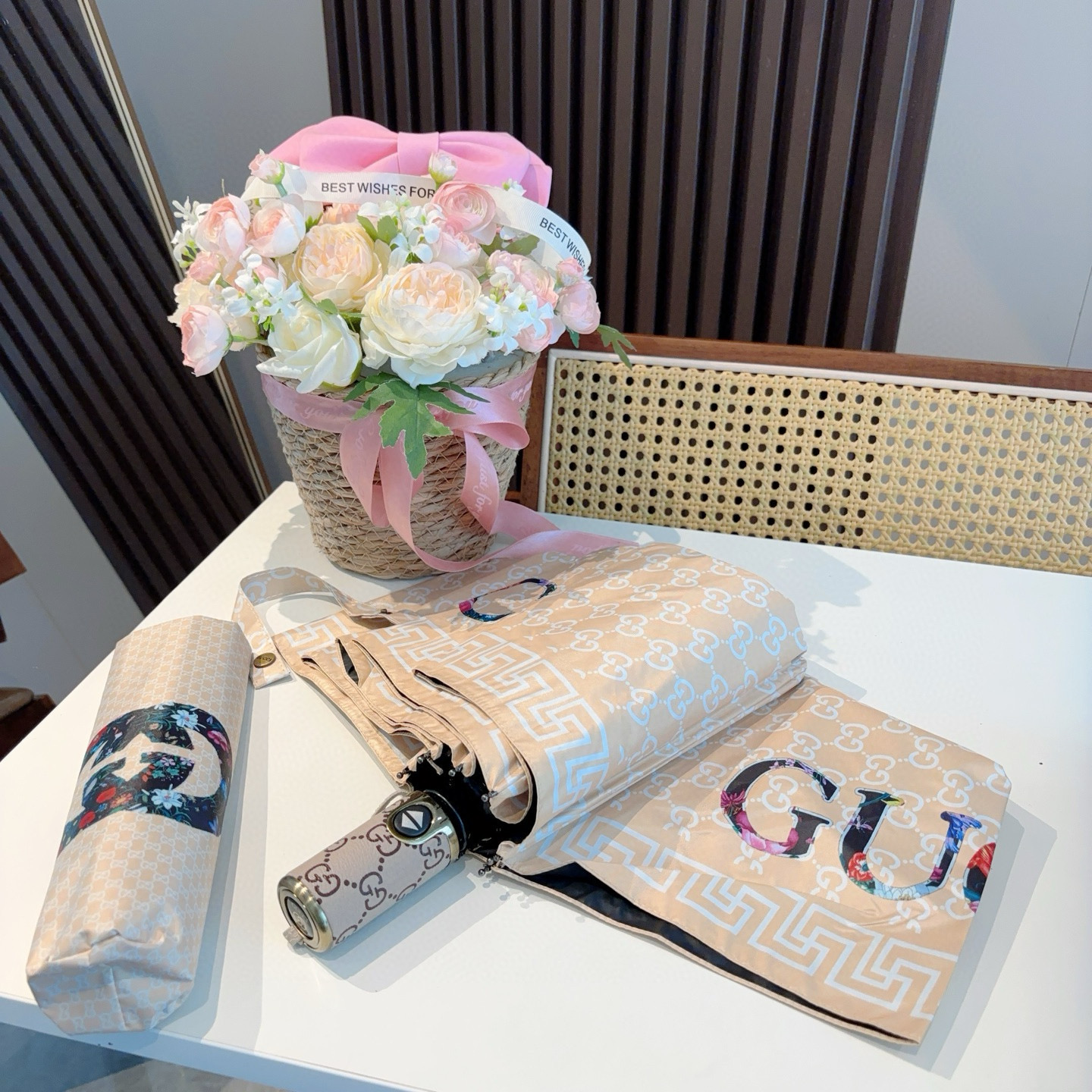  GUCCI古奇 三折自动折叠晴雨伞  时尚原单代工品质 细节精致 看得见的品质 打破一成不变 色泽纯正