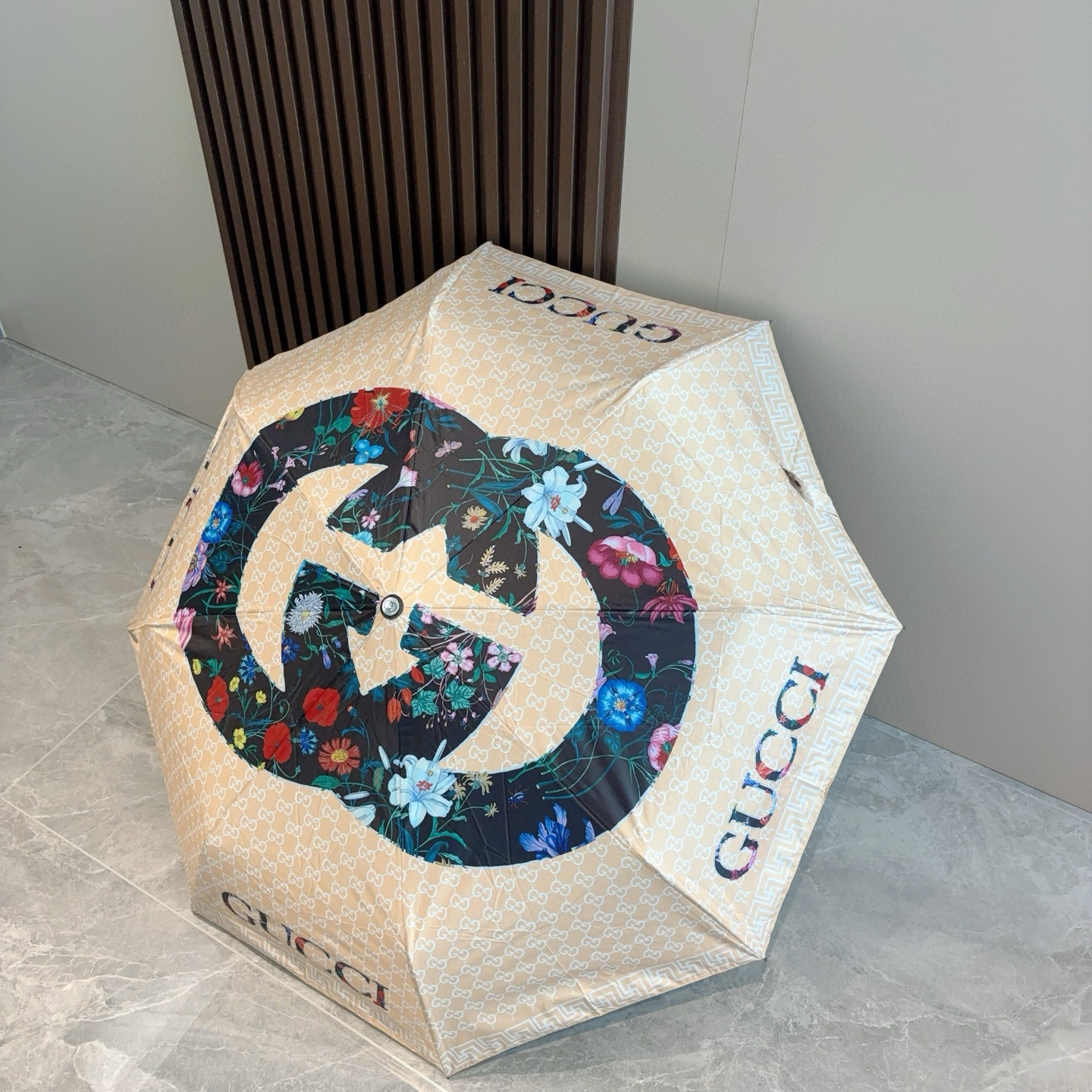  GUCCI古奇 三折自动折叠晴雨伞  时尚原单代工品质 细节精致 看得见的品质 打破一成不变 色泽纯正