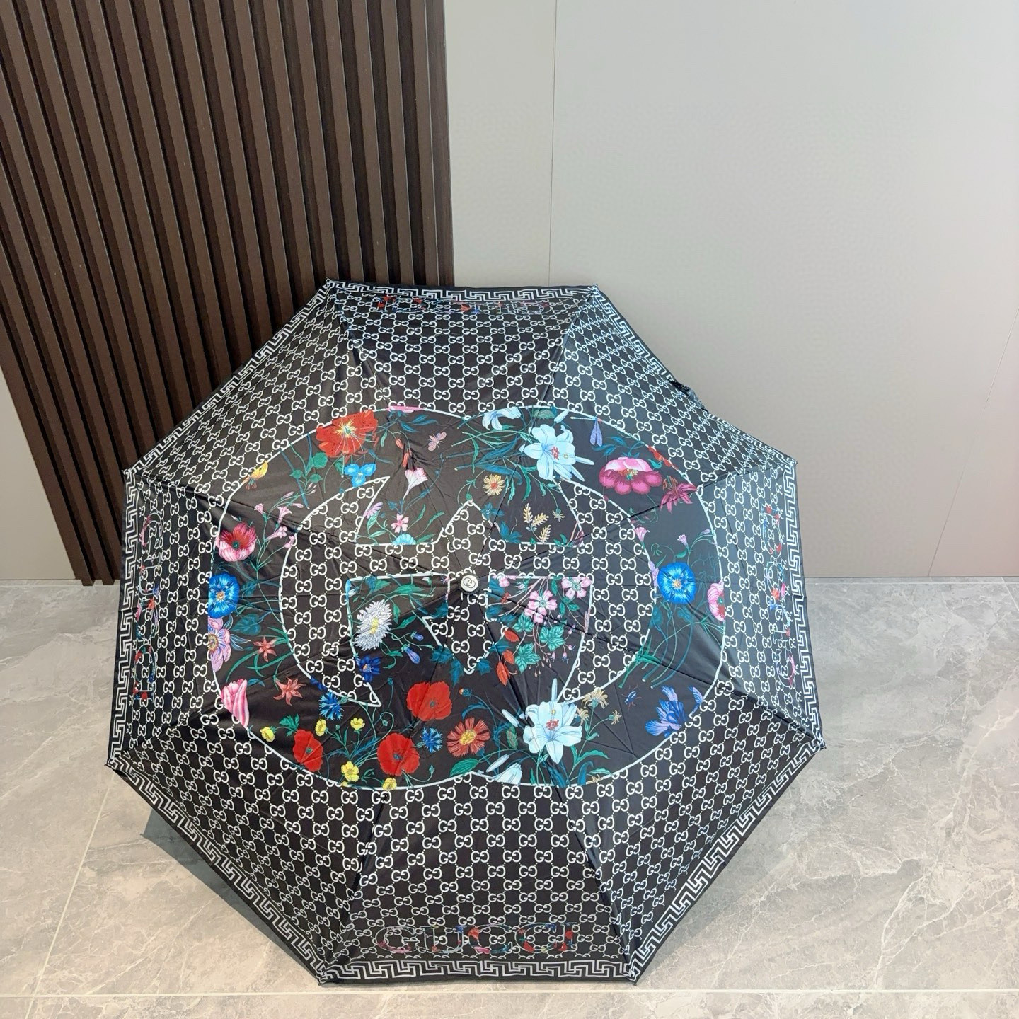  GUCCI古奇 三折自动折叠晴雨伞  时尚原单代工品质 细节精致 看得见的品质 打破一成不变 色泽纯正