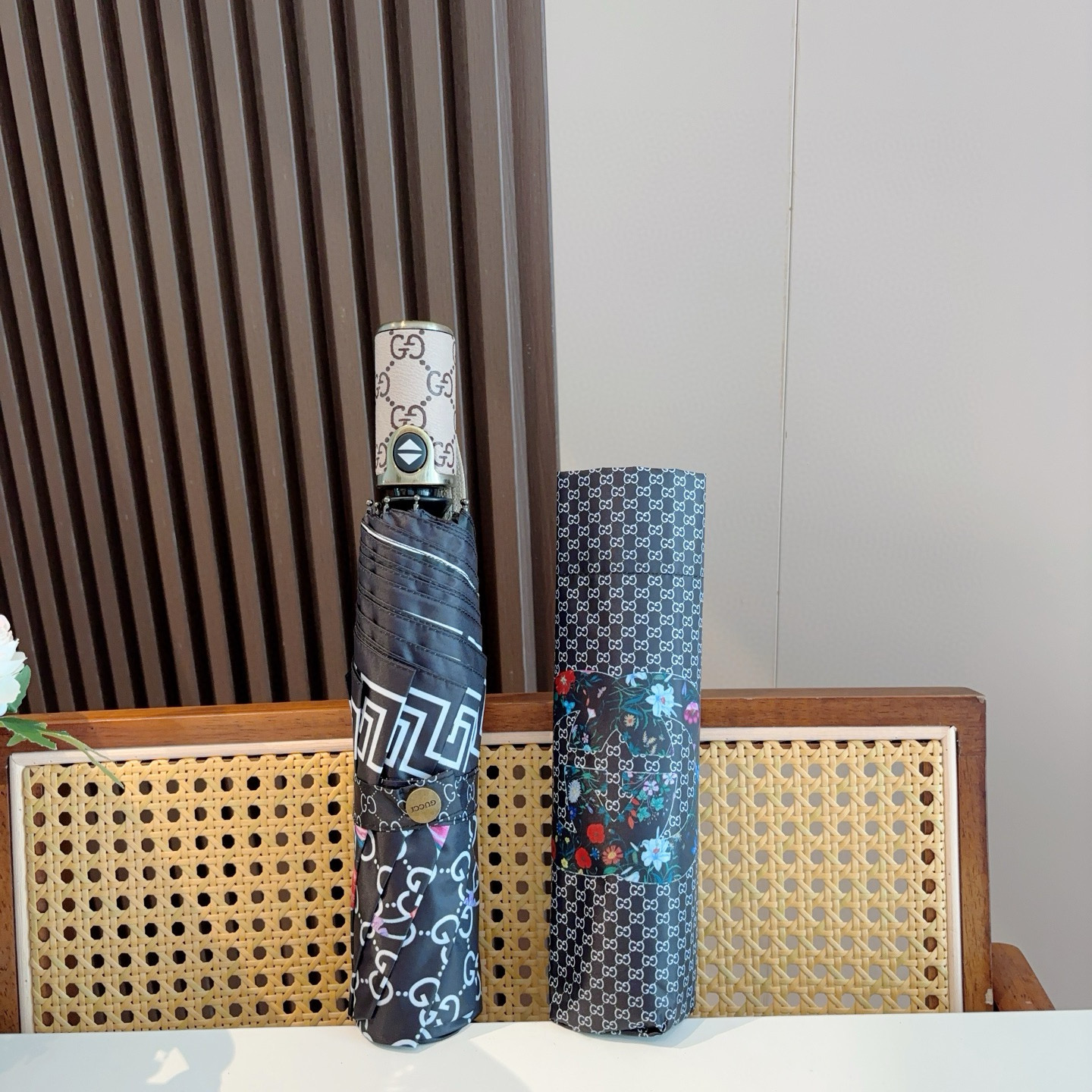  GUCCI古奇 三折自动折叠晴雨伞  时尚原单代工品质 细节精致 看得见的品质 打破一成不变 色泽纯正