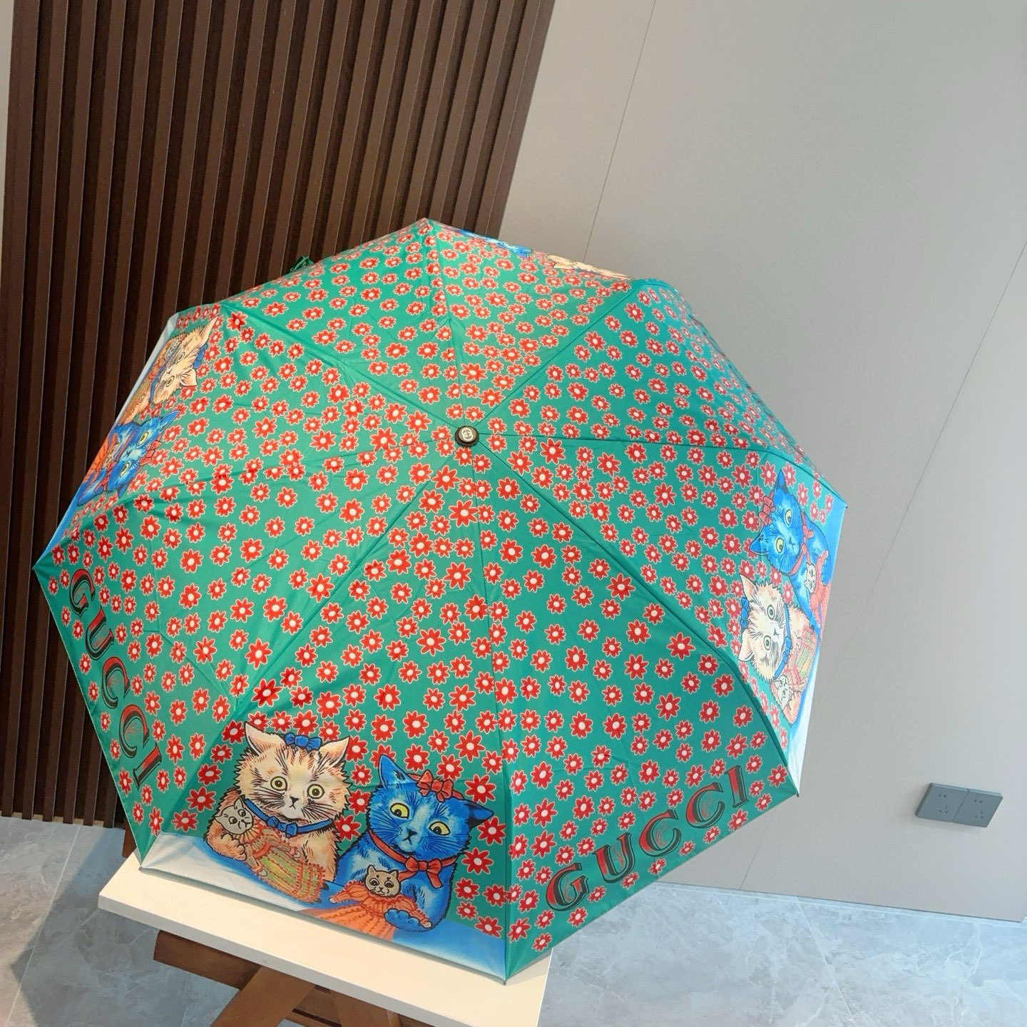  GUCCI古奇 三折自动折叠晴雨伞  时尚原单代工品质 细节精致 看得见的品质 打破一成不变 色泽纯正