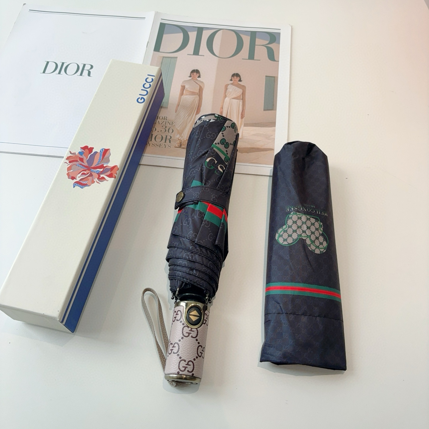  GUCCI古奇 三折自动折叠晴雨伞  时尚原单代工品质 细节精致 看得见的品质 打破一成不变 色泽纯正