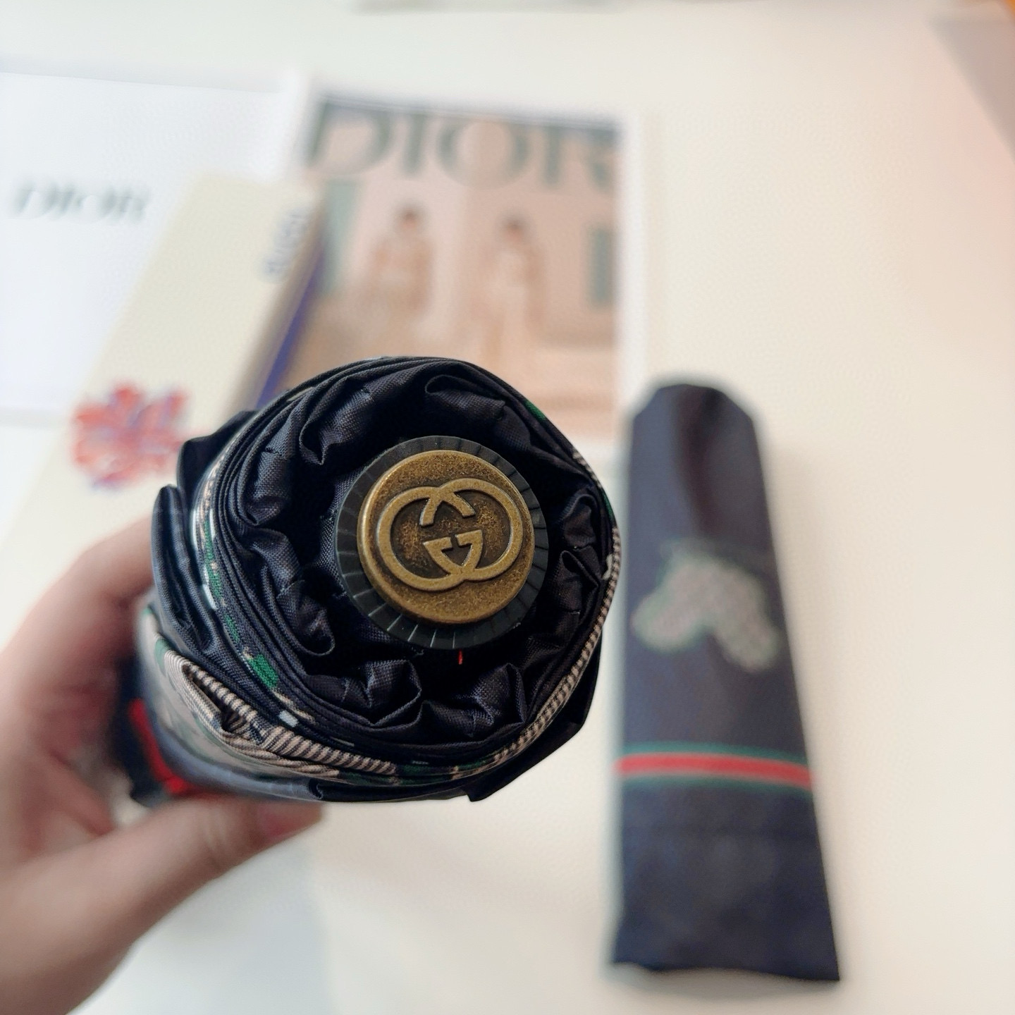 GUCCI古奇 三折自动折叠晴雨伞  时尚原单代工品质 细节精致 看得见的品质 打破一成不变 色泽纯正