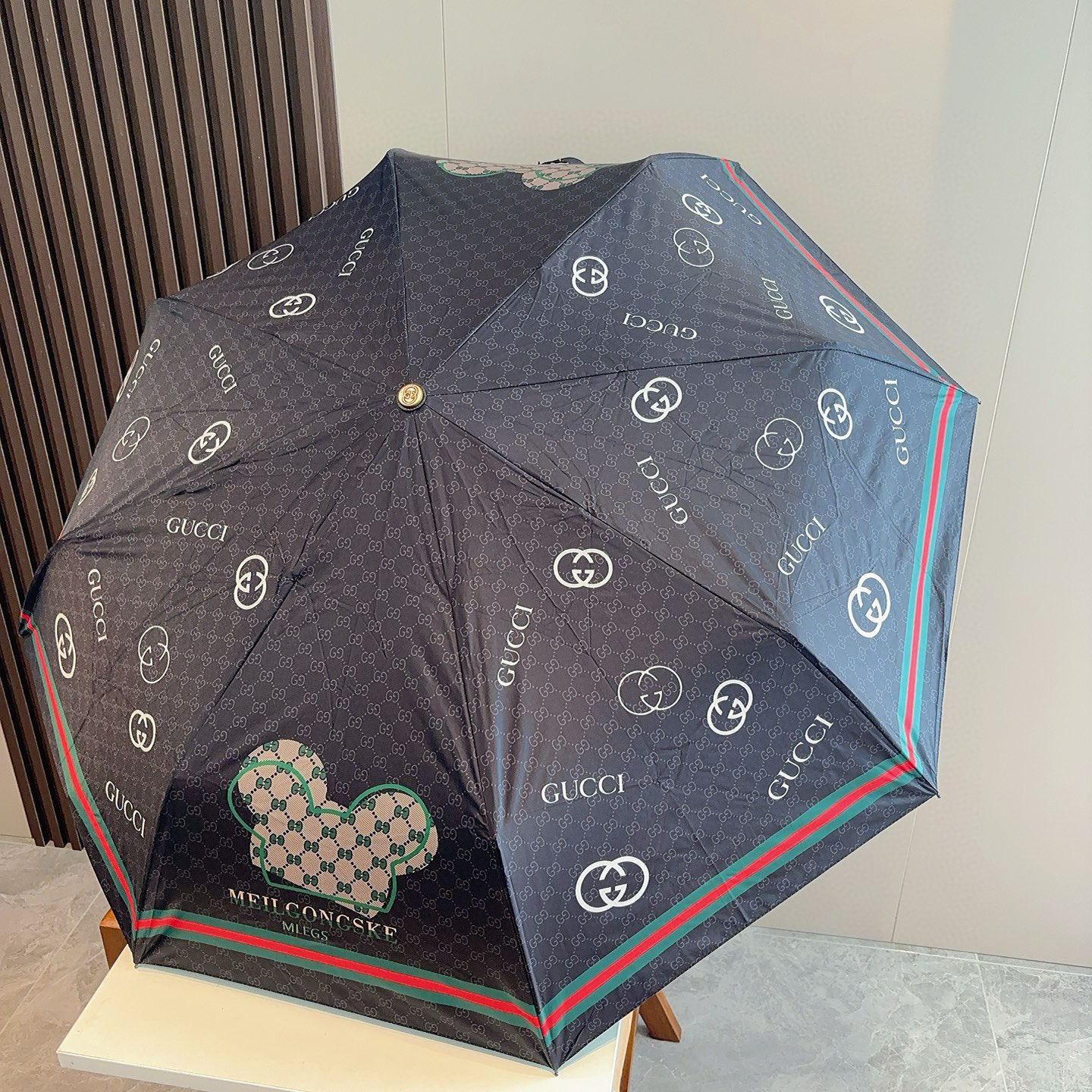  GUCCI古奇 三折自动折叠晴雨伞  时尚原单代工品质 细节精致 看得见的品质 打破一成不变 色泽纯正