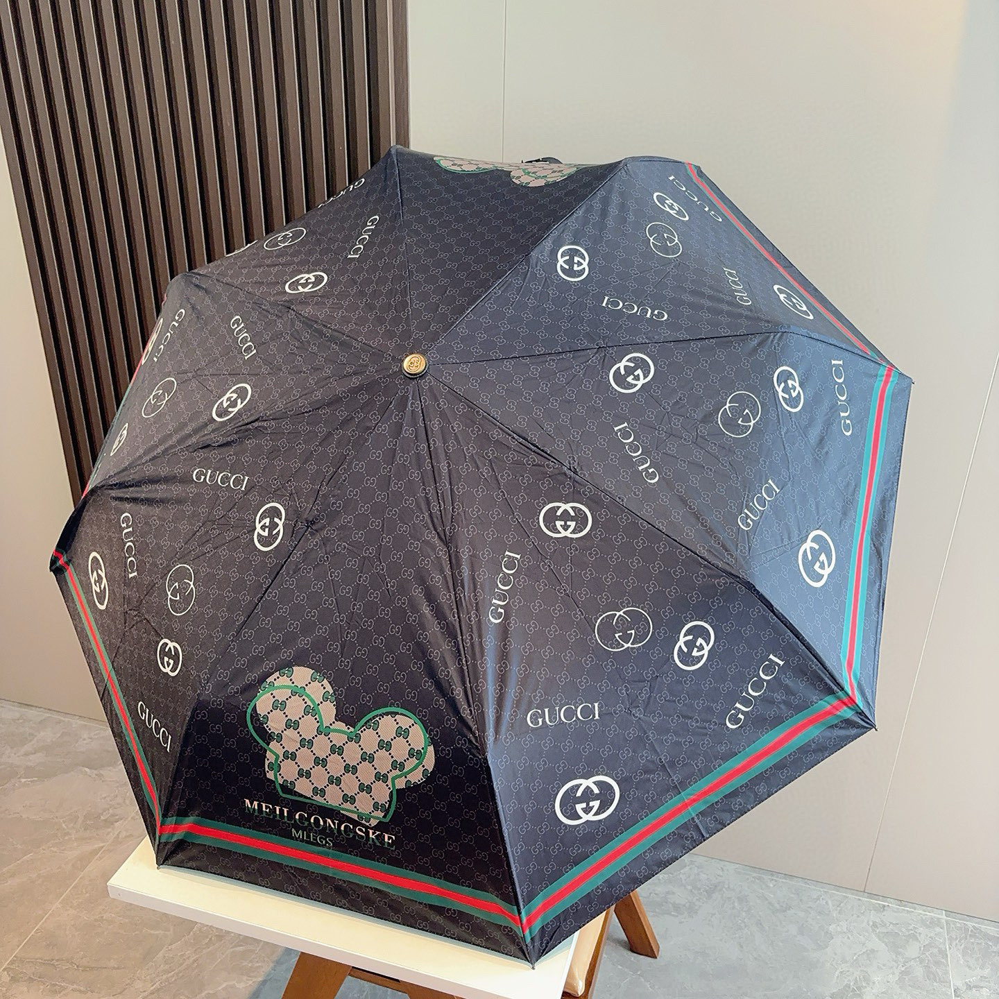  GUCCI古奇 三折自动折叠晴雨伞  时尚原单代工品质 细节精致 看得见的品质 打破一成不变 色泽纯正