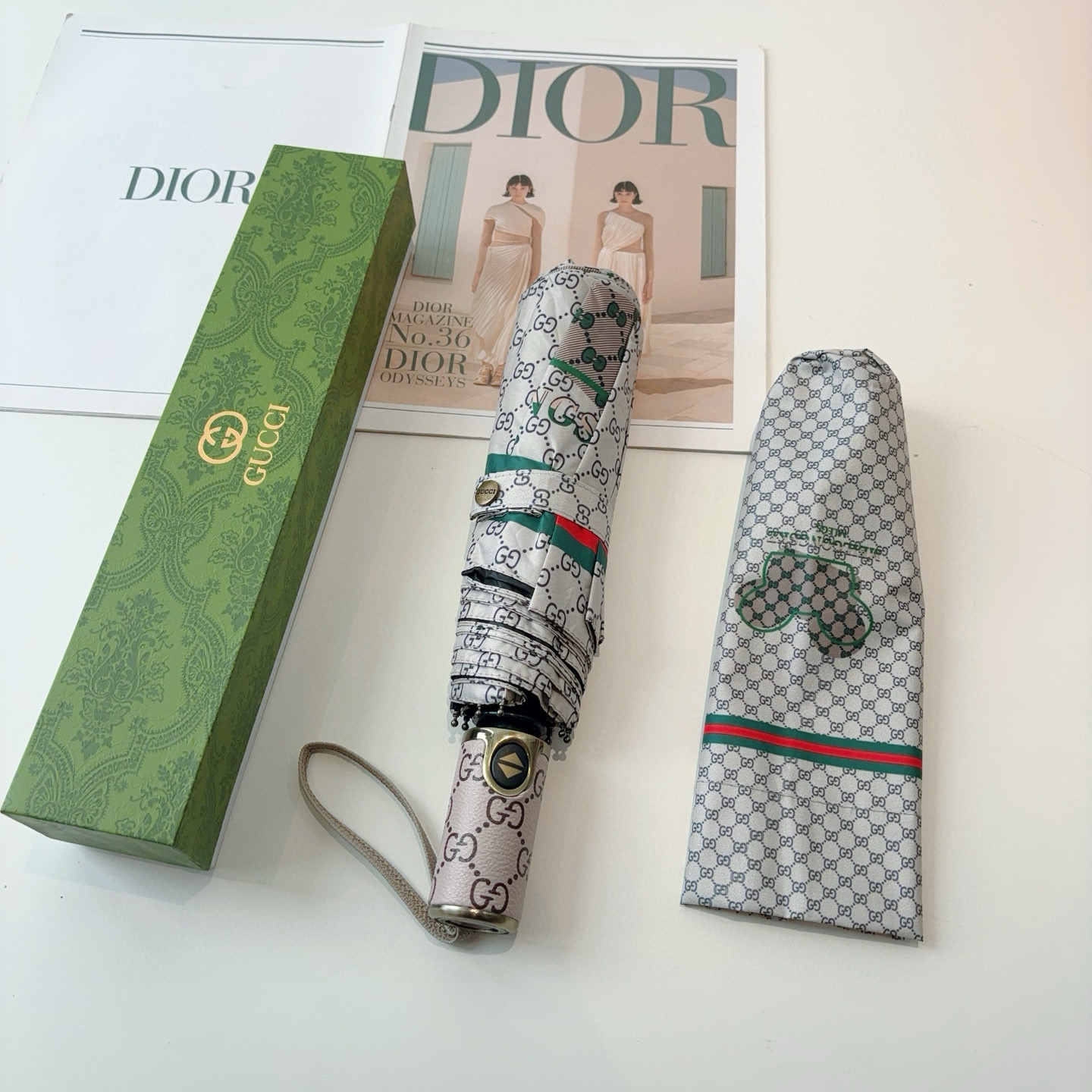  GUCCI古奇 三折自动折叠晴雨伞  时尚原单代工品质 细节精致 看得见的品质 打破一成不变 色泽纯正