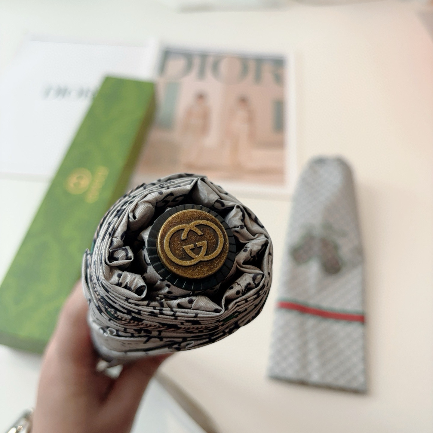  GUCCI古奇 三折自动折叠晴雨伞  时尚原单代工品质 细节精致 看得见的品质 打破一成不变 色泽纯正