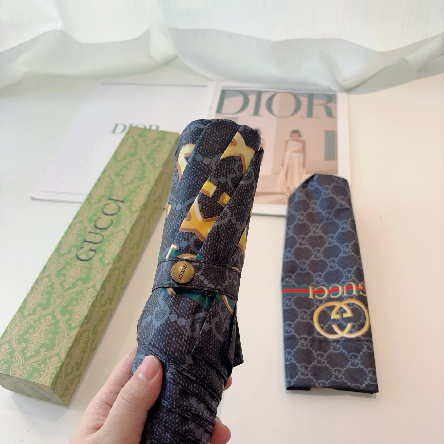  GUCCI古奇 三折自动折叠晴雨伞  时尚原单代工品质 细节精致 看得见的品质 打破一成不变 色泽纯正