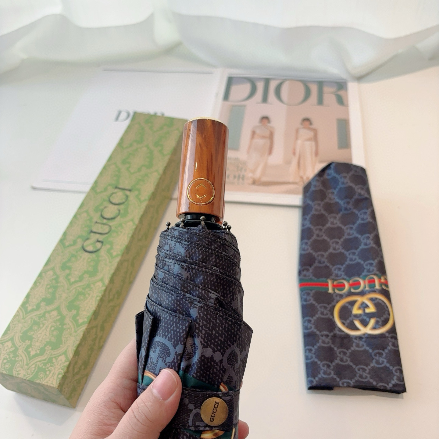  GUCCI古奇 三折自动折叠晴雨伞  时尚原单代工品质 细节精致 看得见的品质 打破一成不变 色泽纯正