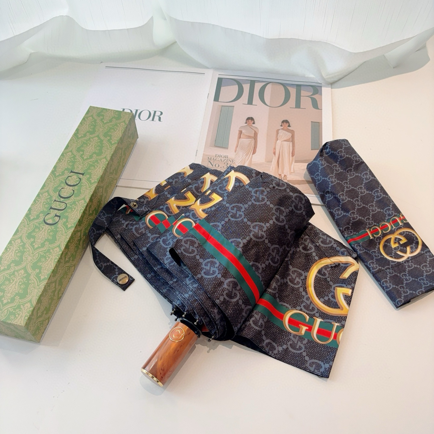  GUCCI古奇 三折自动折叠晴雨伞  时尚原单代工品质 细节精致 看得见的品质 打破一成不变 色泽纯正