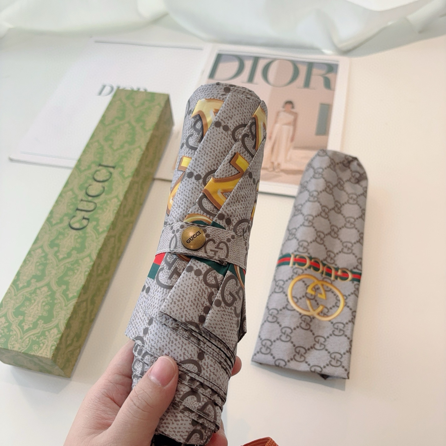  GUCCI古奇 三折自动折叠晴雨伞  时尚原单代工品质 细节精致 看得见的品质 打破一成不变 色泽纯正