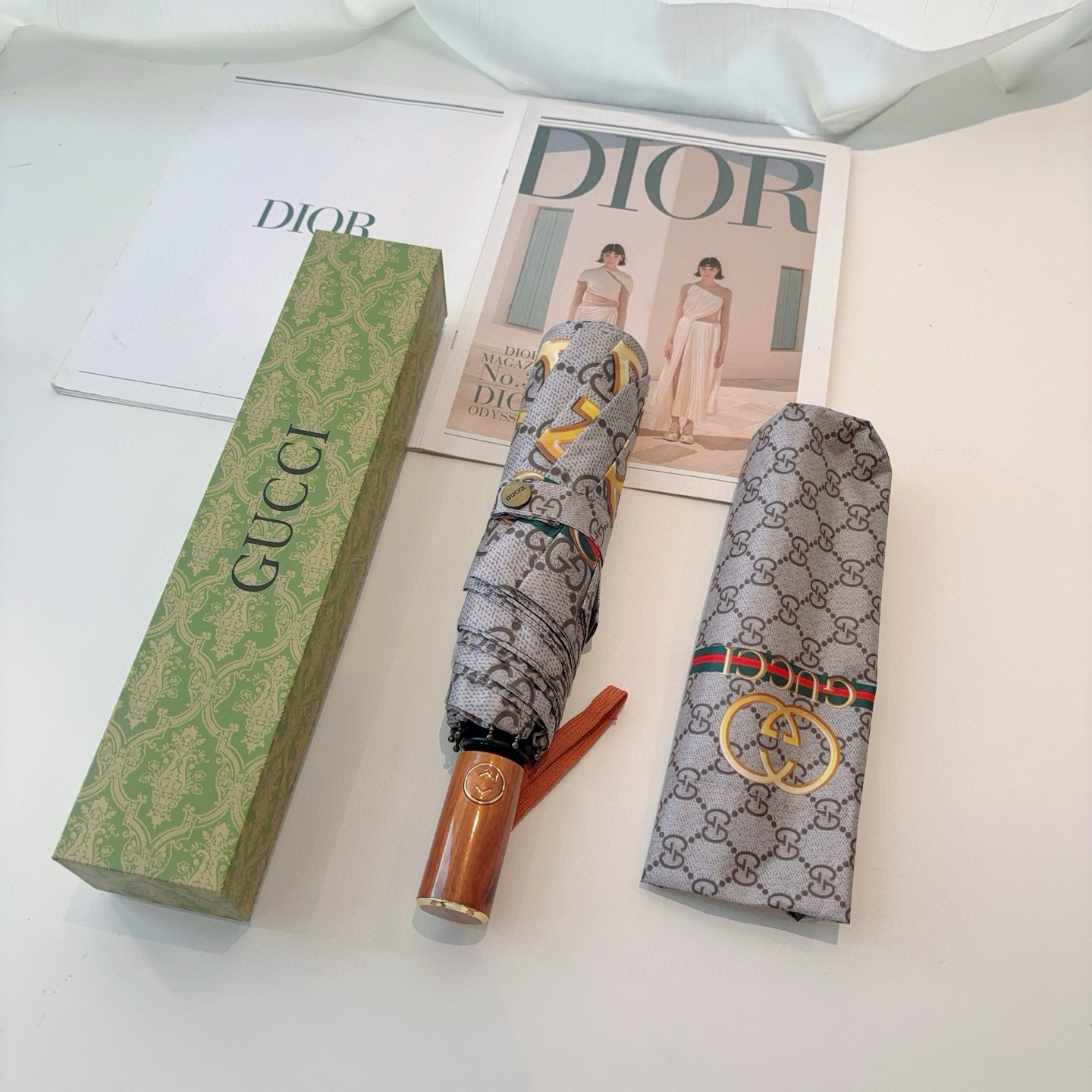  GUCCI古奇 三折自动折叠晴雨伞  时尚原单代工品质 细节精致 看得见的品质 打破一成不变 色泽纯正