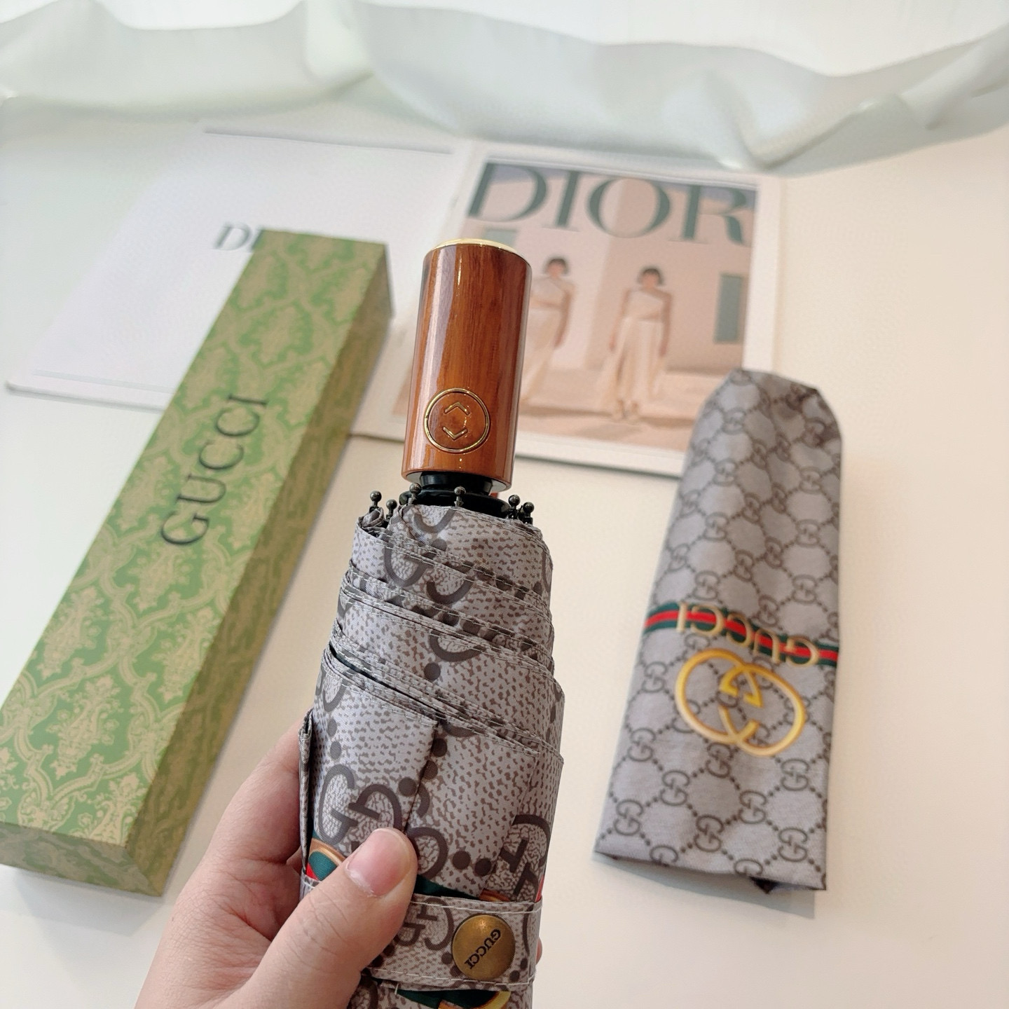  GUCCI古奇 三折自动折叠晴雨伞  时尚原单代工品质 细节精致 看得见的品质 打破一成不变 色泽纯正
