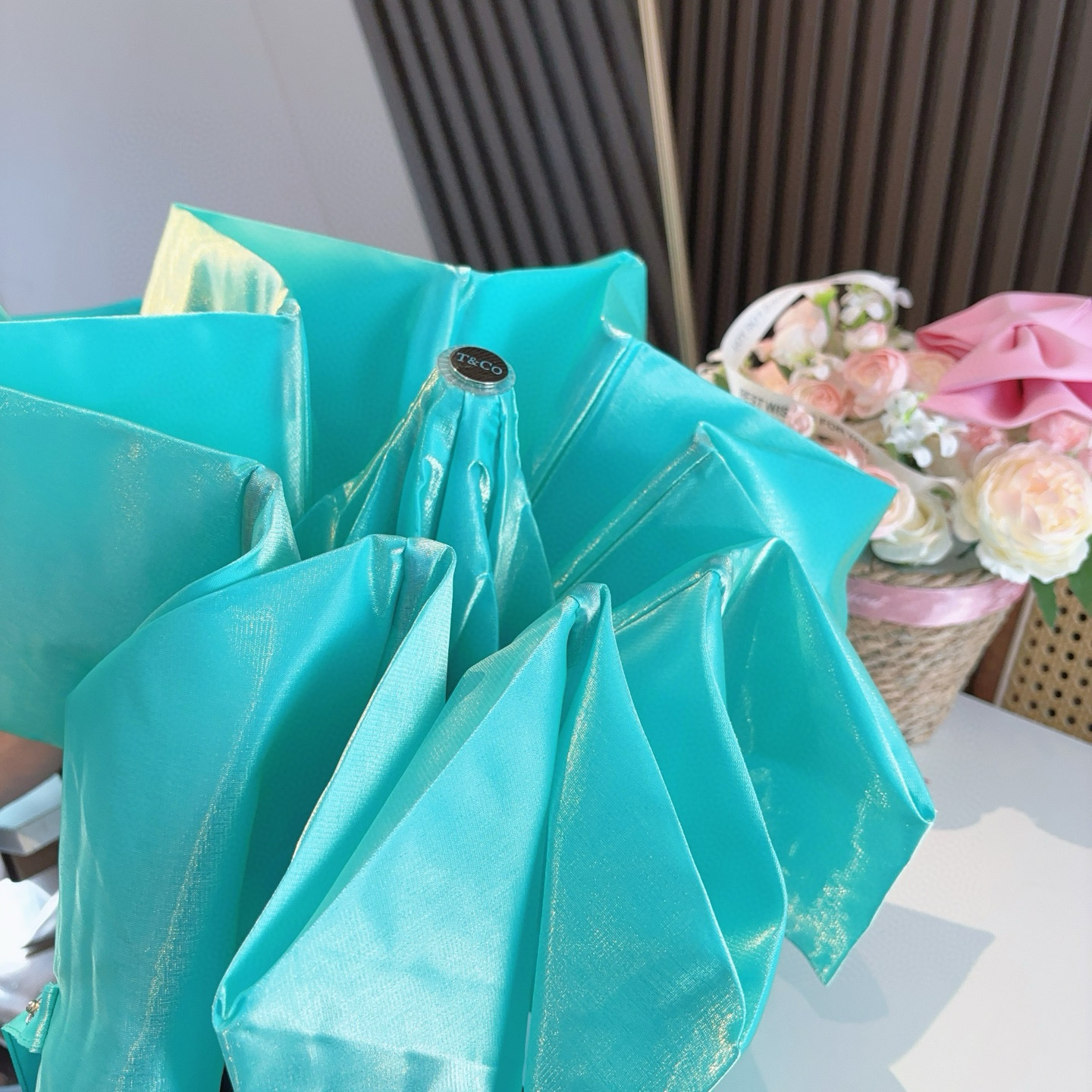  Tiffany蒂芙尼 💍时尚独特、三折自动折叠晴雨伞 火爆来袭 夏日里的小清新 高效阻隔紫外线涂层 有