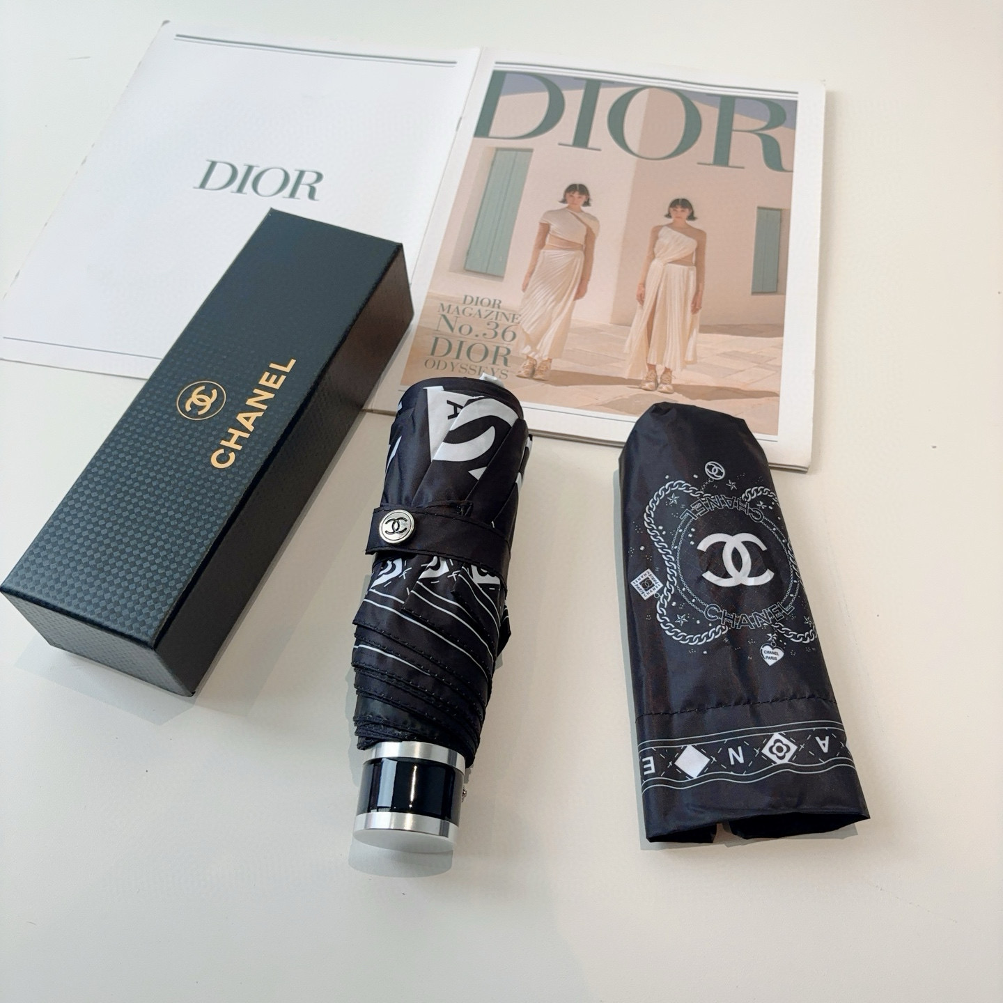  CHANEL（香奈儿）五折手动折叠晴雨伞 选用台湾进口UV防紫外线伞布 原单代工级品质  🌹