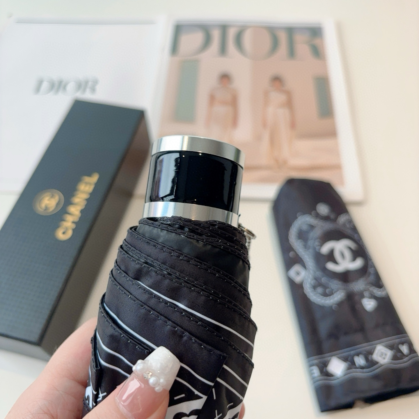  CHANEL（香奈儿）五折手动折叠晴雨伞 选用台湾进口UV防紫外线伞布 原单代工级品质  🌹
