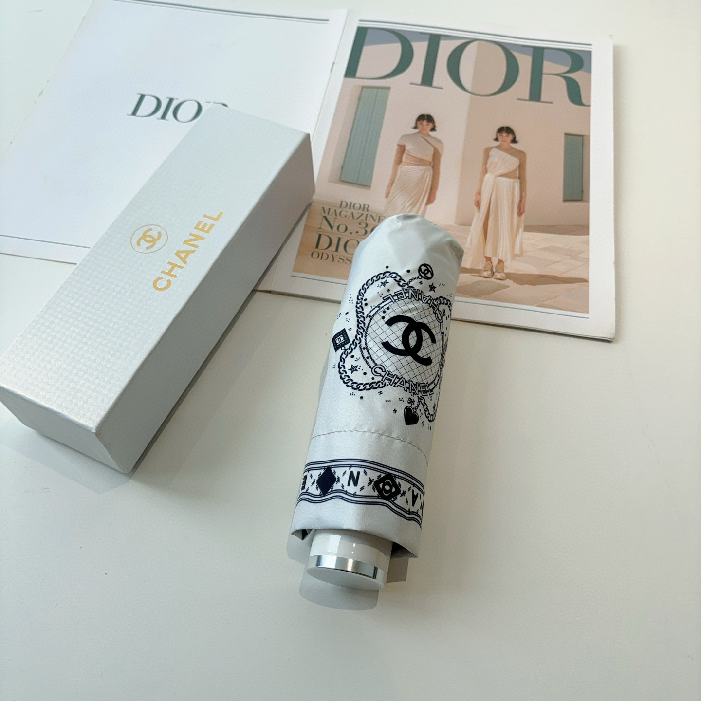  CHANEL（香奈儿）五折手动折叠晴雨伞 选用台湾进口UV防紫外线伞布 原单代工级品质  🌹