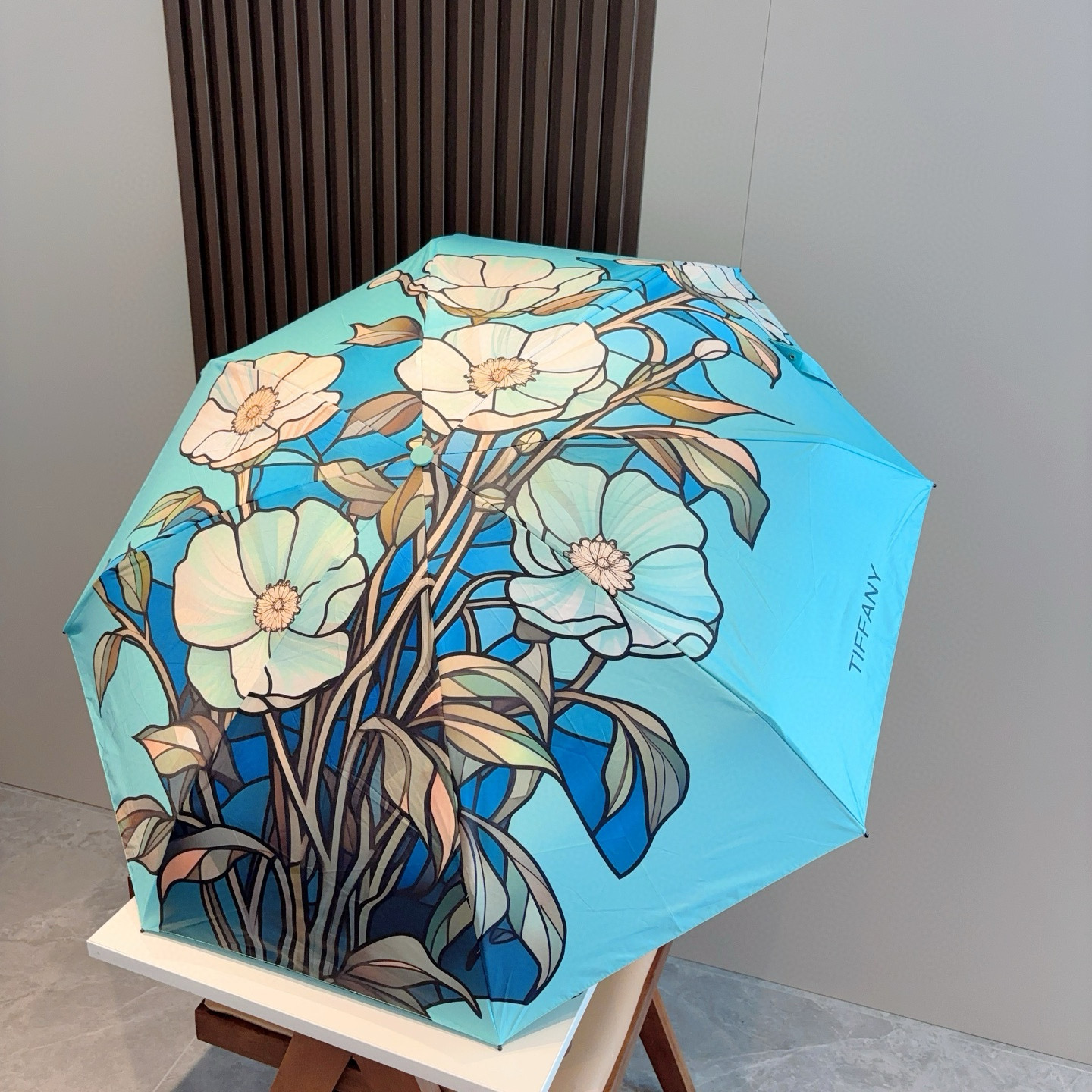  Tiffany蒂芙尼  五折手开折叠晴雨伞 新款火爆来袭 夏日里的小清新 高效阻隔紫外线涂层 有伞随行