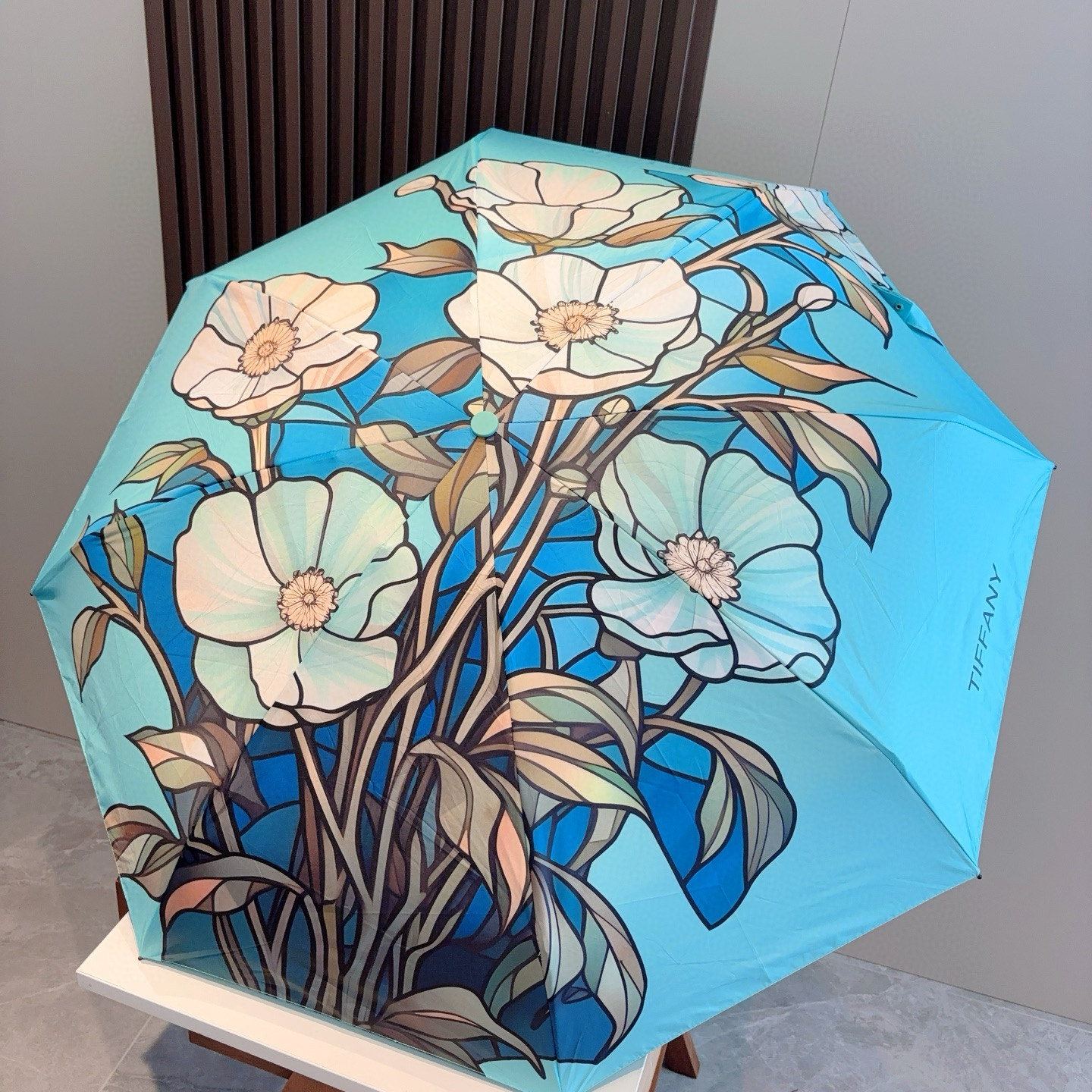  Tiffany蒂芙尼  五折手开折叠晴雨伞 新款火爆来袭 夏日里的小清新 高效阻隔紫外线涂层 有伞随行