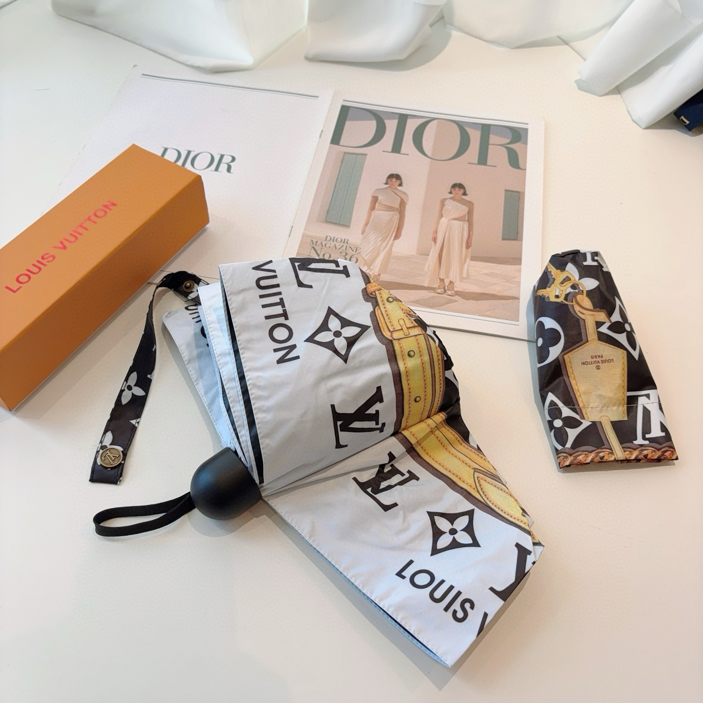  LOUIS VUITTON （路易威登）LV五折手开晴雨伞 新涂层技术深色伞面 拥有令人惊喜的遮光效果