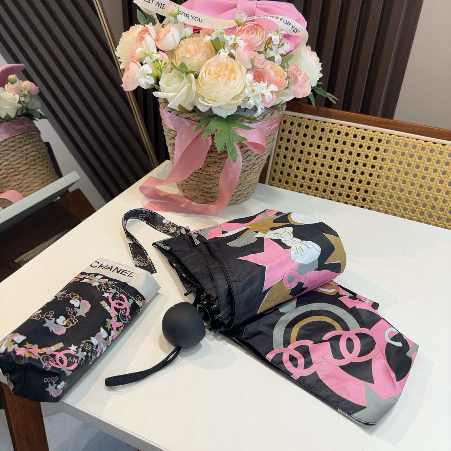  CHANEL（香奈儿）五折手动折叠晴雨伞 选用台湾进口UV防紫外线伞布 原单代工级品质  🌹