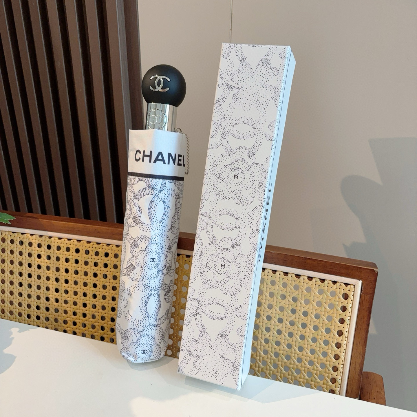  CHANEL（香奈儿）三折自动折叠晴雨伞 选用台湾进口UV防紫外线伞布 原单代工级品质 