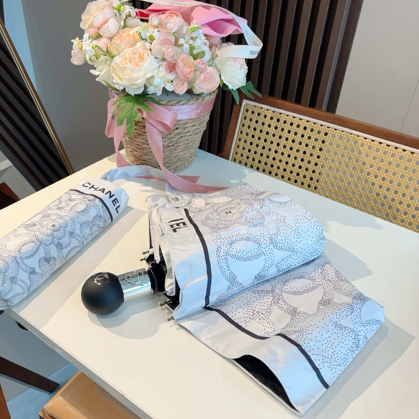  CHANEL（香奈儿）三折自动折叠晴雨伞 选用台湾进口UV防紫外线伞布 原单代工级品质 