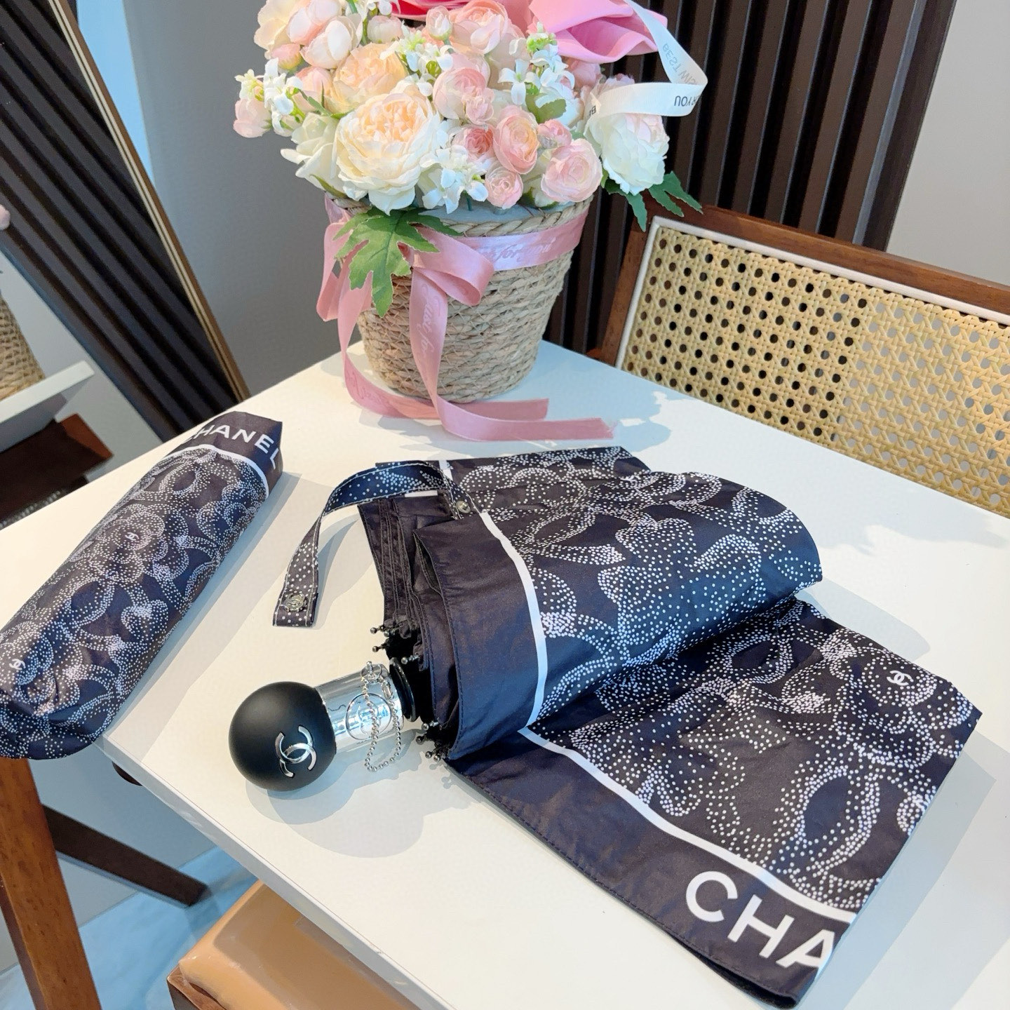  CHANEL（香奈儿）三折自动折叠晴雨伞 选用台湾进口UV防紫外线伞布 原单代工级品质 