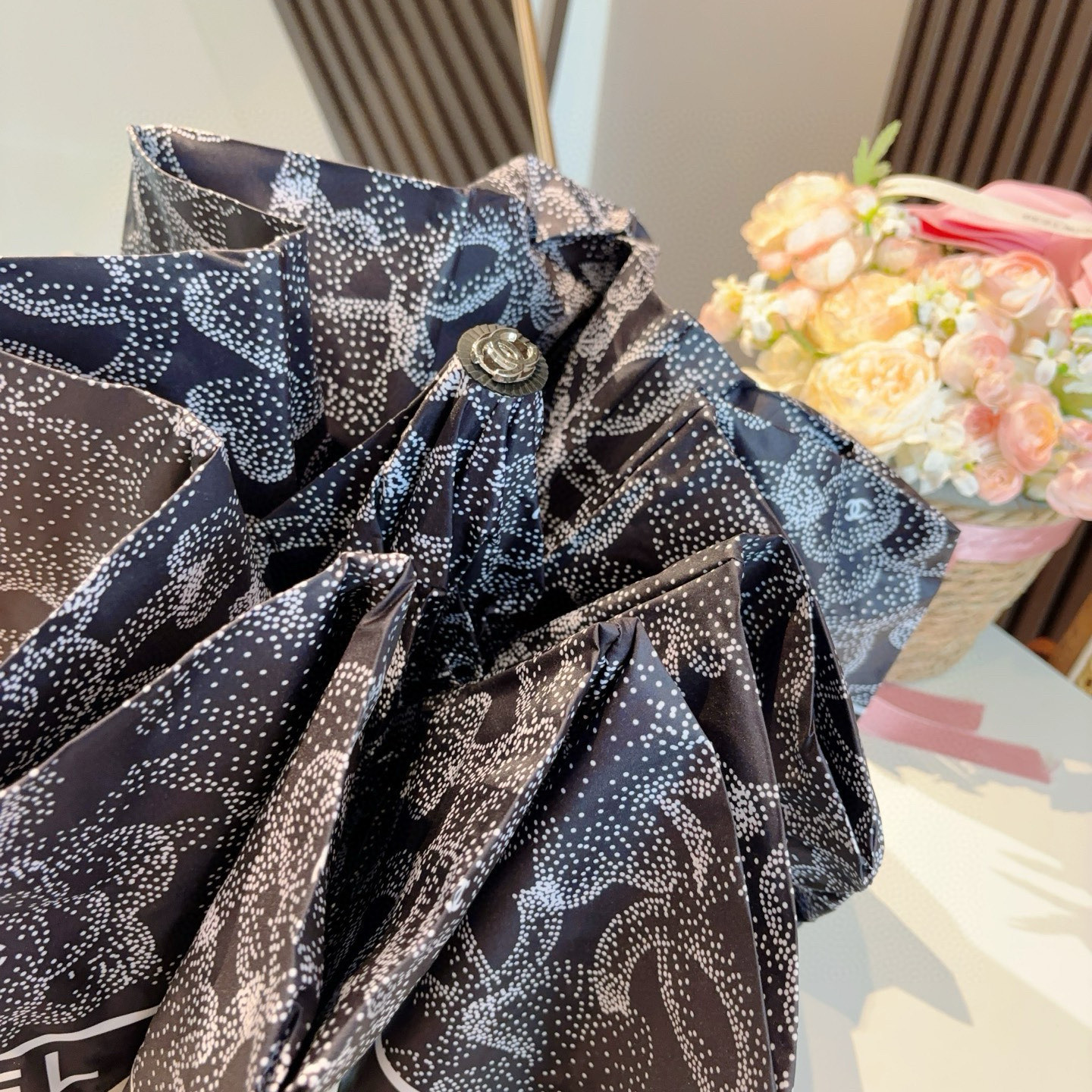  CHANEL（香奈儿）三折自动折叠晴雨伞 选用台湾进口UV防紫外线伞布 原单代工级品质 