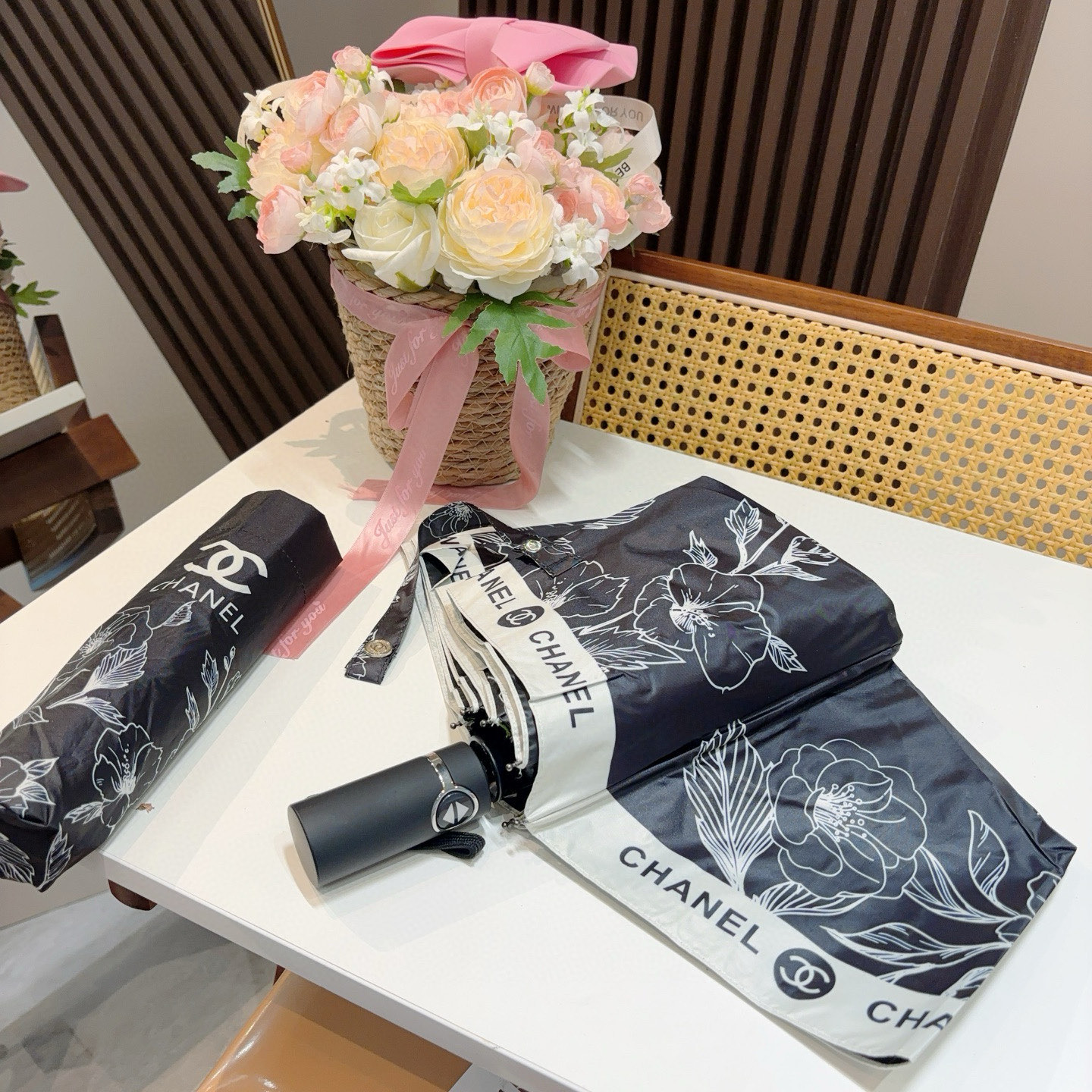  CHANEL（香奈儿）三折自动折叠晴雨伞 选用台湾进口UV防紫外线伞布 原单代工级品质 