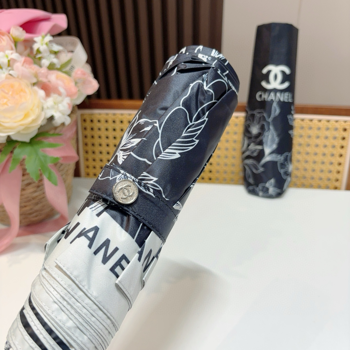  CHANEL（香奈儿）三折自动折叠晴雨伞 选用台湾进口UV防紫外线伞布 原单代工级品质 