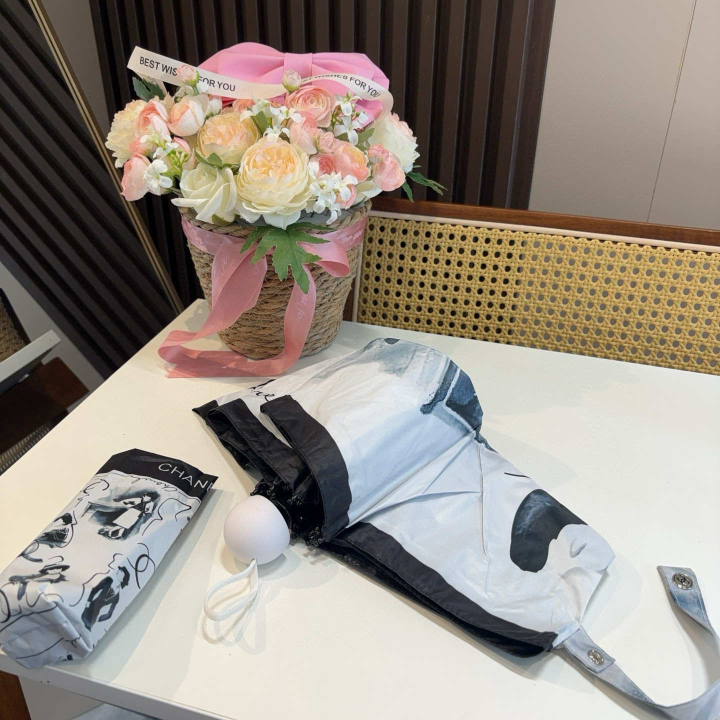  CHANEL（香奈儿）五折手动折叠晴雨伞 选用台湾进口UV防紫外线伞布 原单代工级品质  🌹
