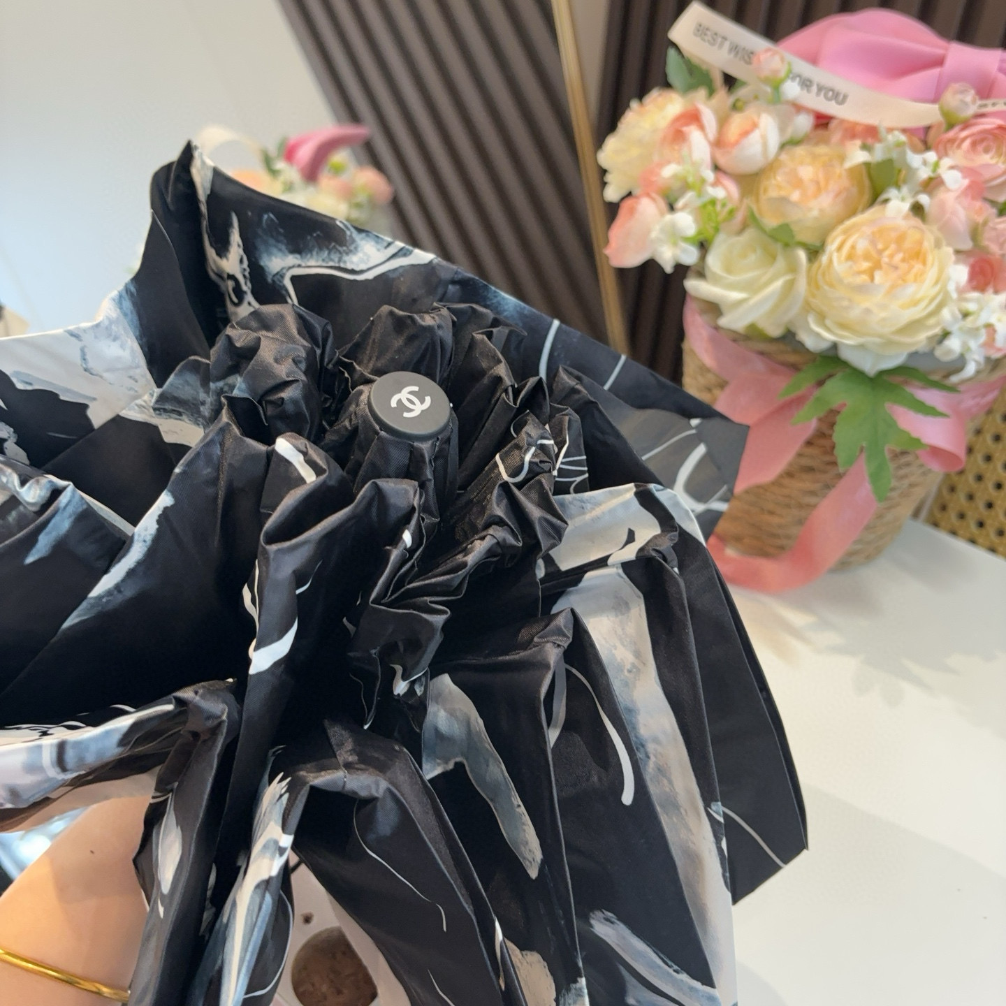  CHANEL（香奈儿）五折手动折叠晴雨伞 选用台湾进口UV防紫外线伞布 原单代工级品质  🌹