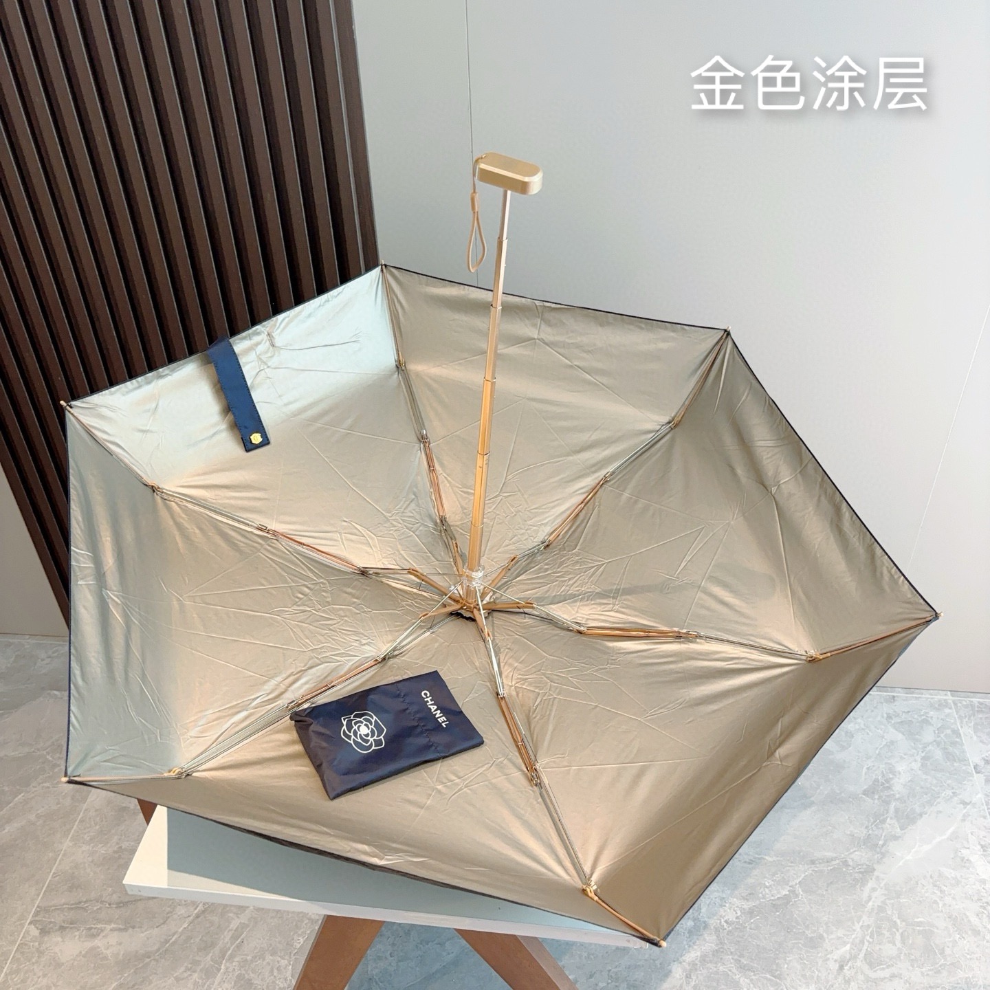 Chanel香奈儿 金色涂层 拼接五折小巧 配送链包 配套包装盒 链包可放手机 时尚博主人手一套，造型神