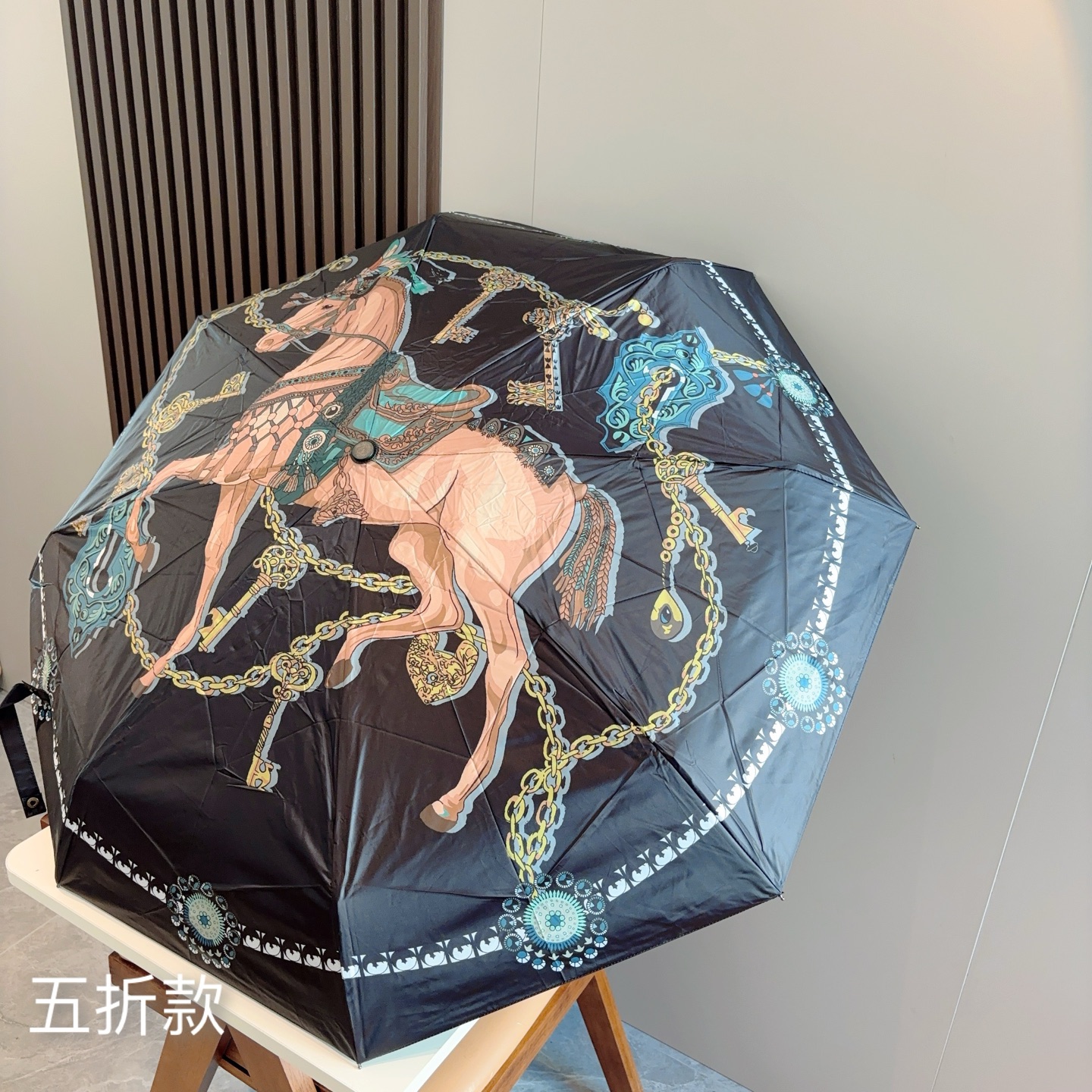 HERMÈS (爱马仕)新款 五折伞 热卖款 时尚指数爆表 不论晴天雨天使用都相得益彰 拥有它感受风从身