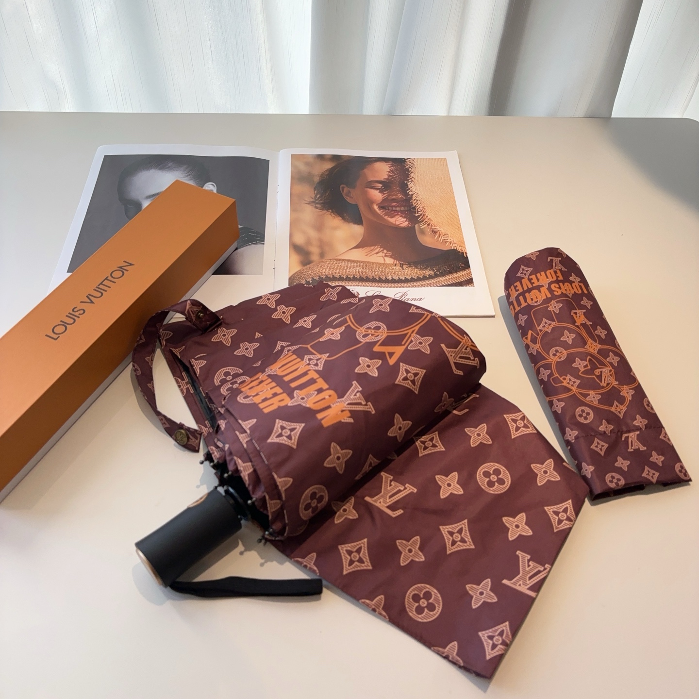 LOUIS VUITTON （路易威登）新款 三折自动折叠晴雨伞 新涂层技术深色伞面 拥有令人惊喜的遮光