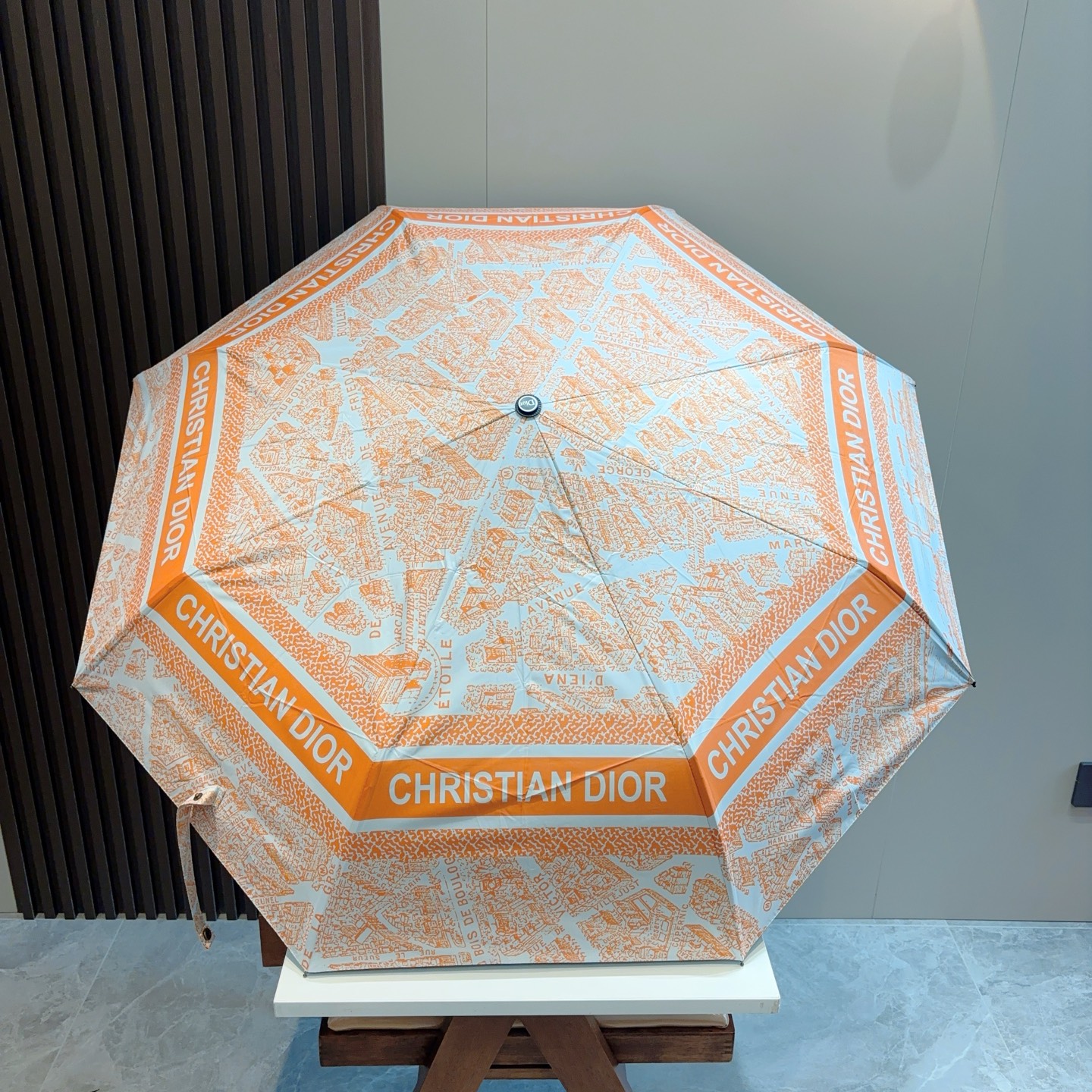  DIOR（迪奥）三折自动折叠晴雨伞  时尚原单代工品质 细节精致 看得见的品质 打破一成不变 色泽纯正