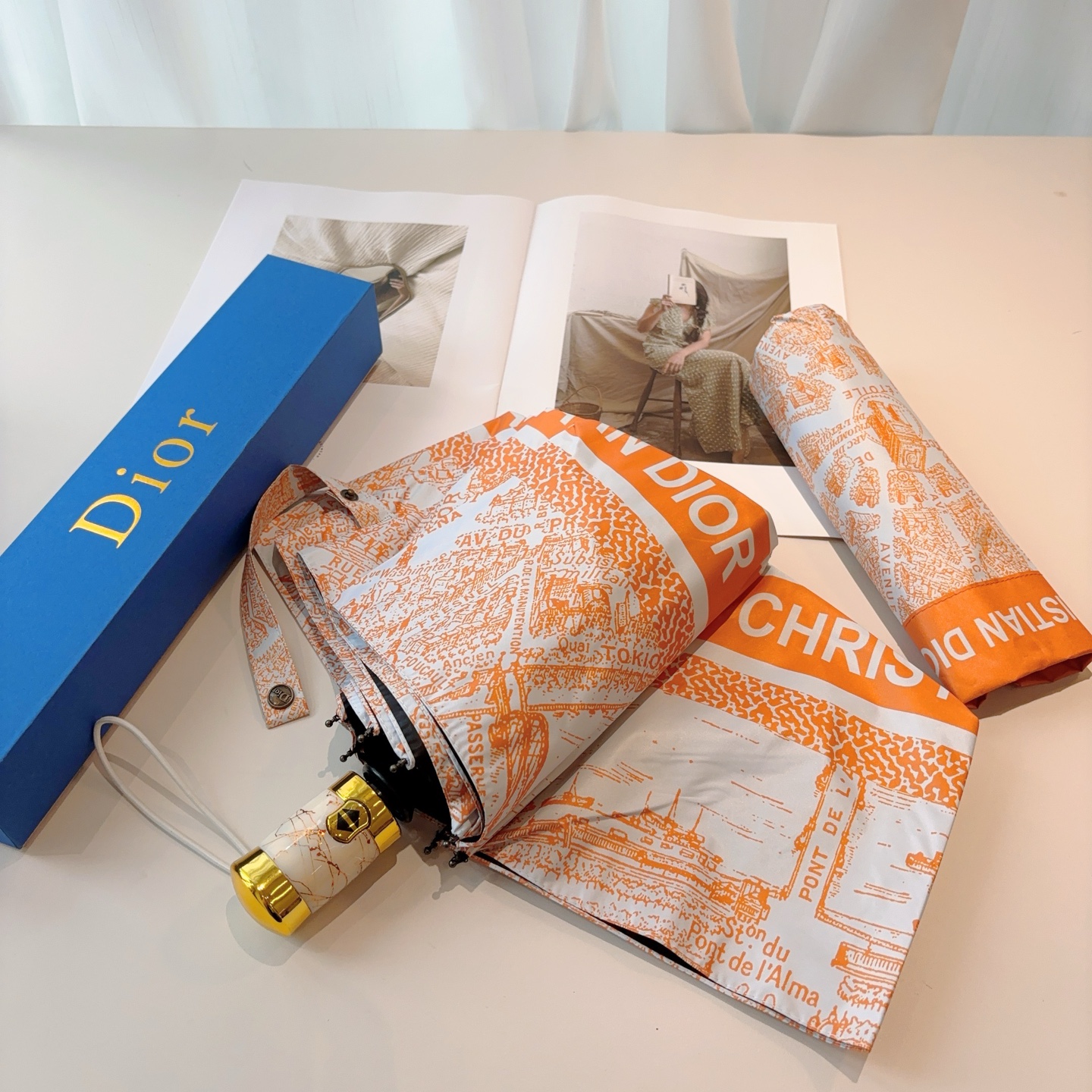  DIOR（迪奥）三折自动折叠晴雨伞  时尚原单代工品质 细节精致 看得见的品质 打破一成不变 色泽纯正