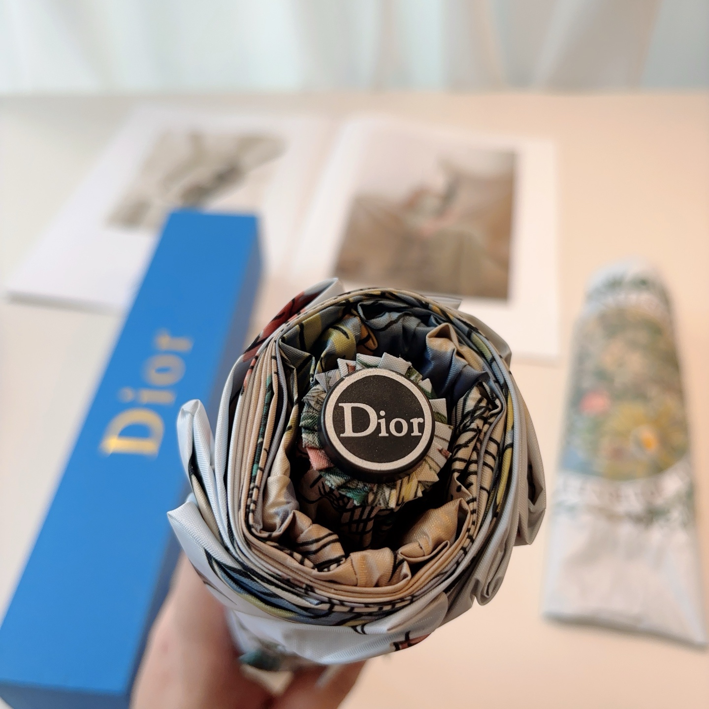  DIOR（迪奥）三折自动折叠晴雨伞  时尚原单代工品质 细节精致 看得见的品质 打破一成不变 色泽纯正